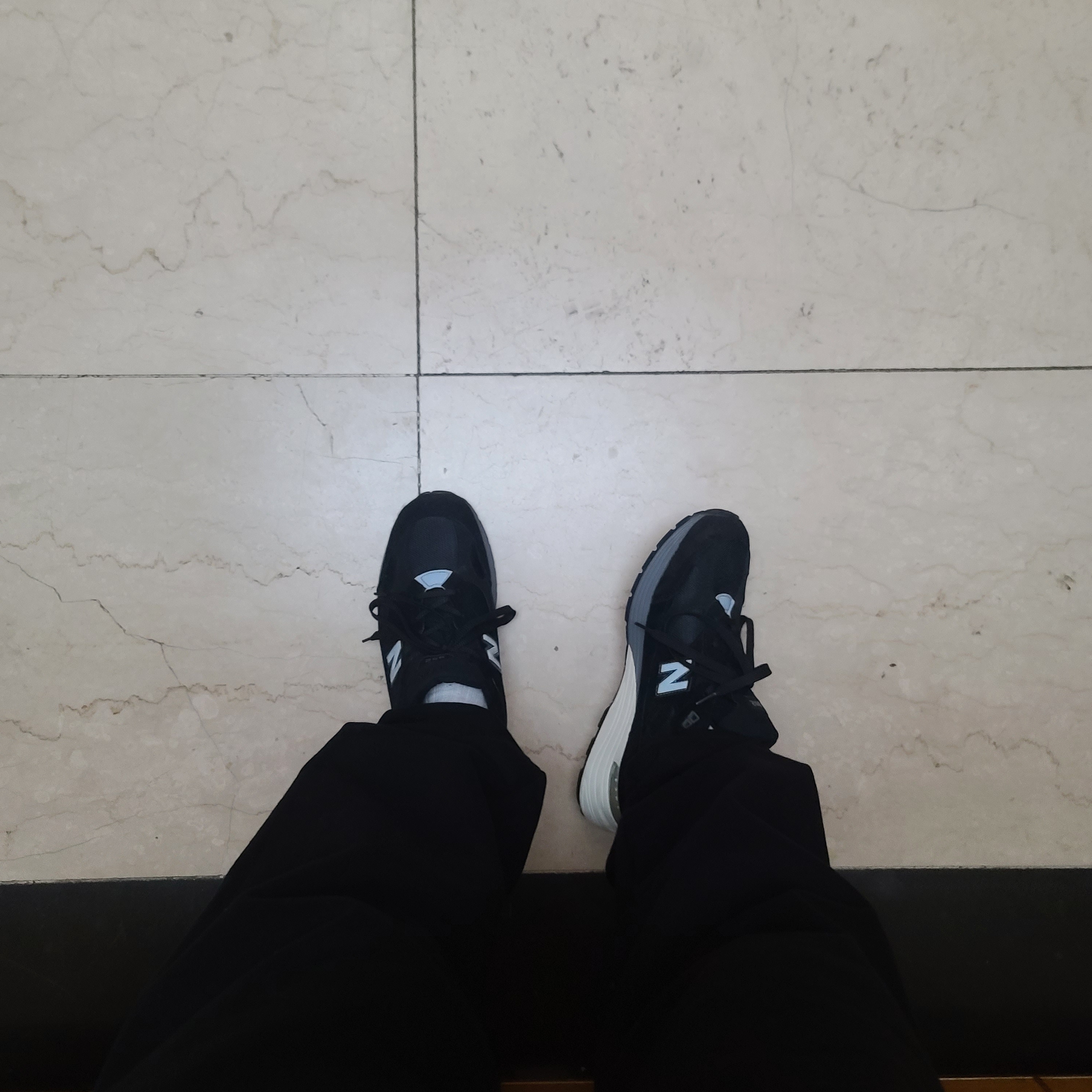 New Balance 992 Made in USA Black 착용 스타일