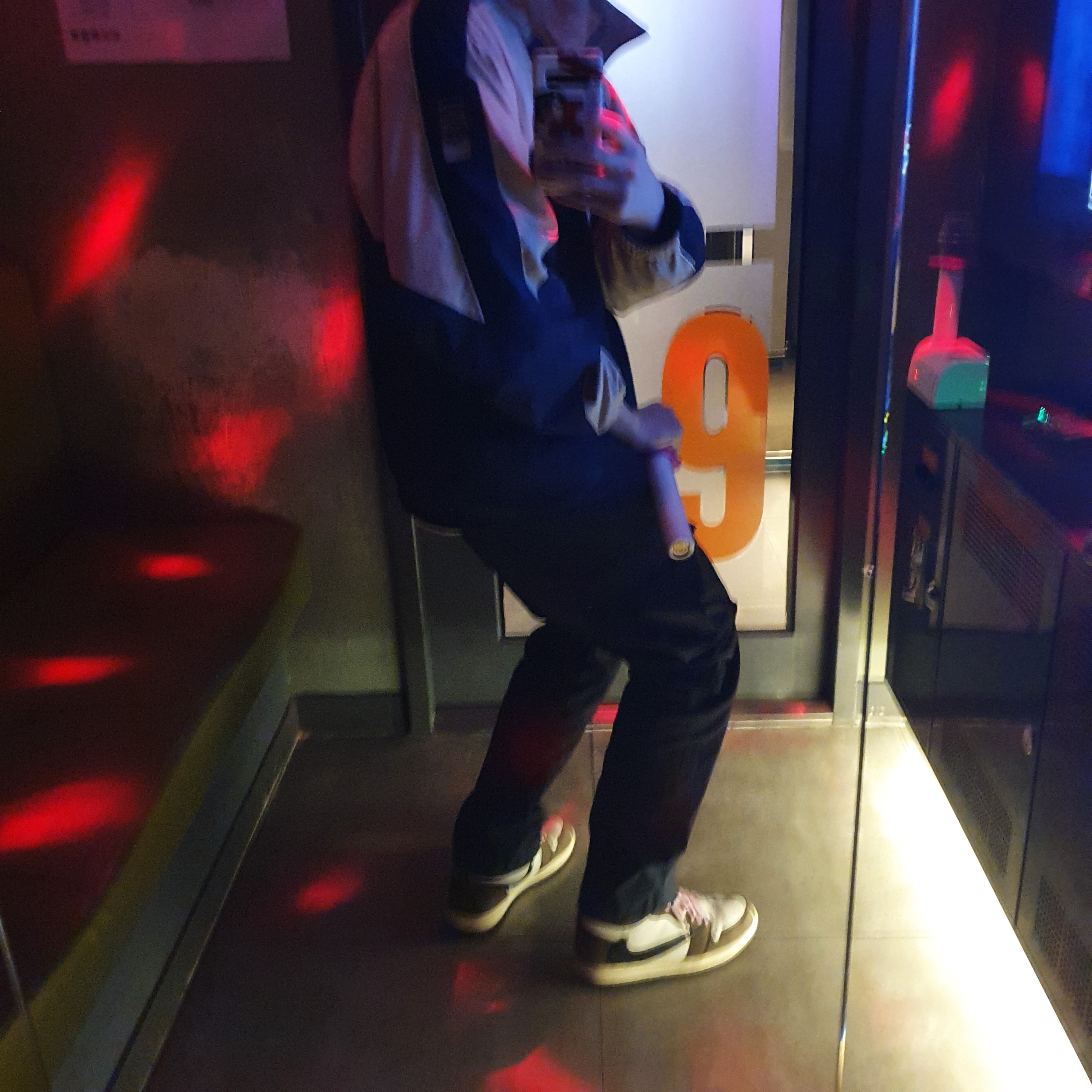Nike x Cav Empt Track Jacket Navy, Jordan 1 x Travis Scott Retro High OG SP Mocha 착용 스타일 - 2