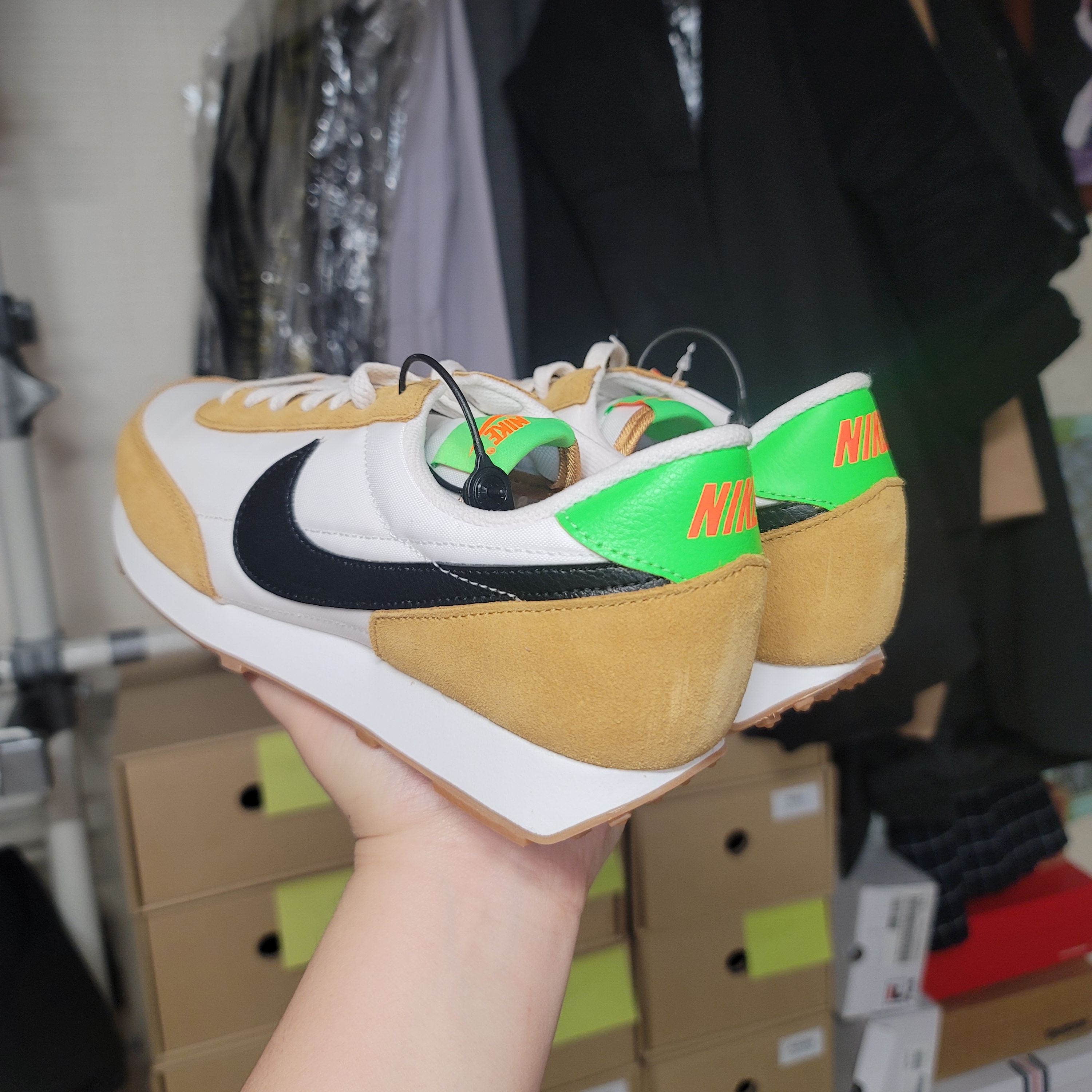 (W) Nike Daybreak Wheat 착용 스타일 - 3