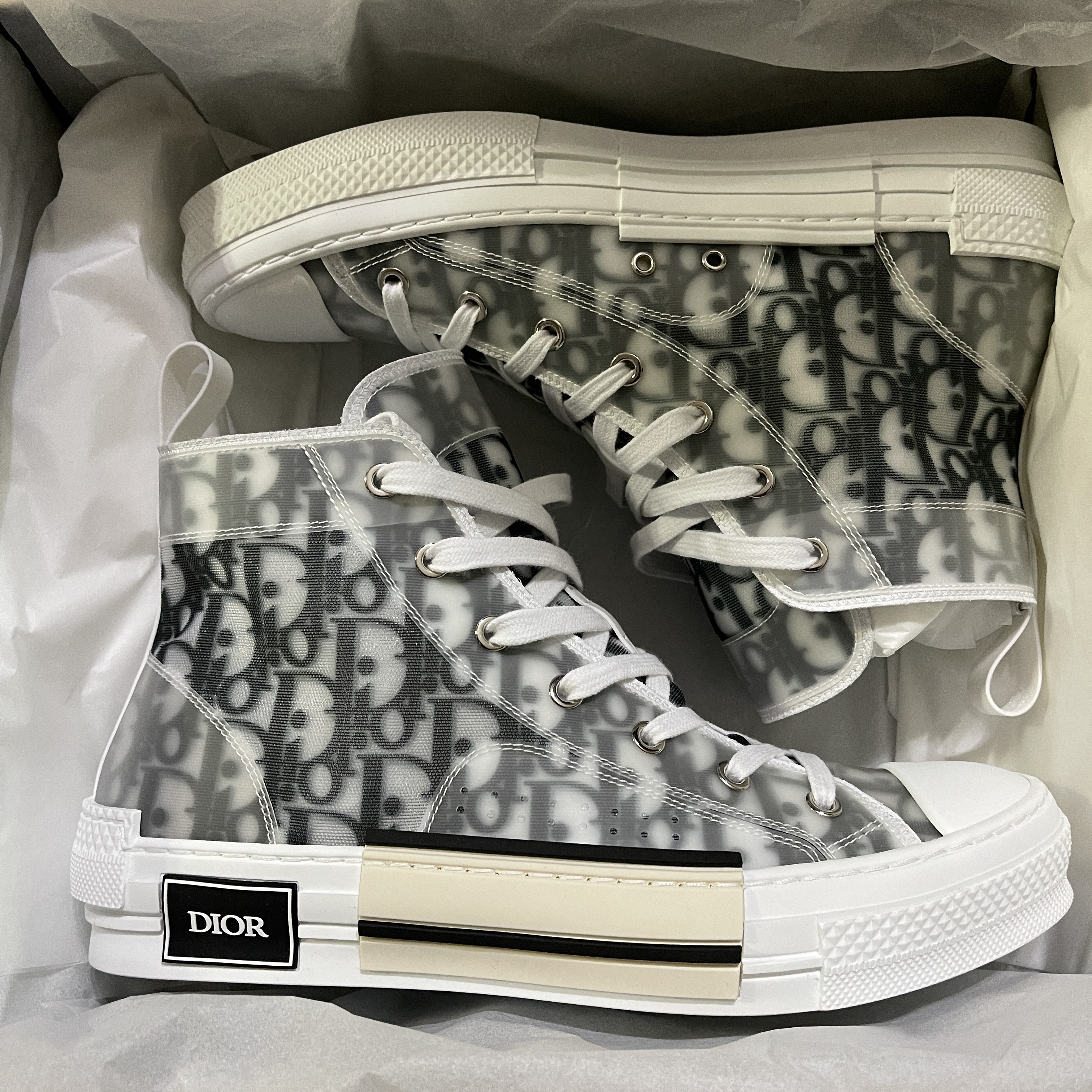 Dior B23 High Dior Oblique White & Black 착용 스타일 - 2