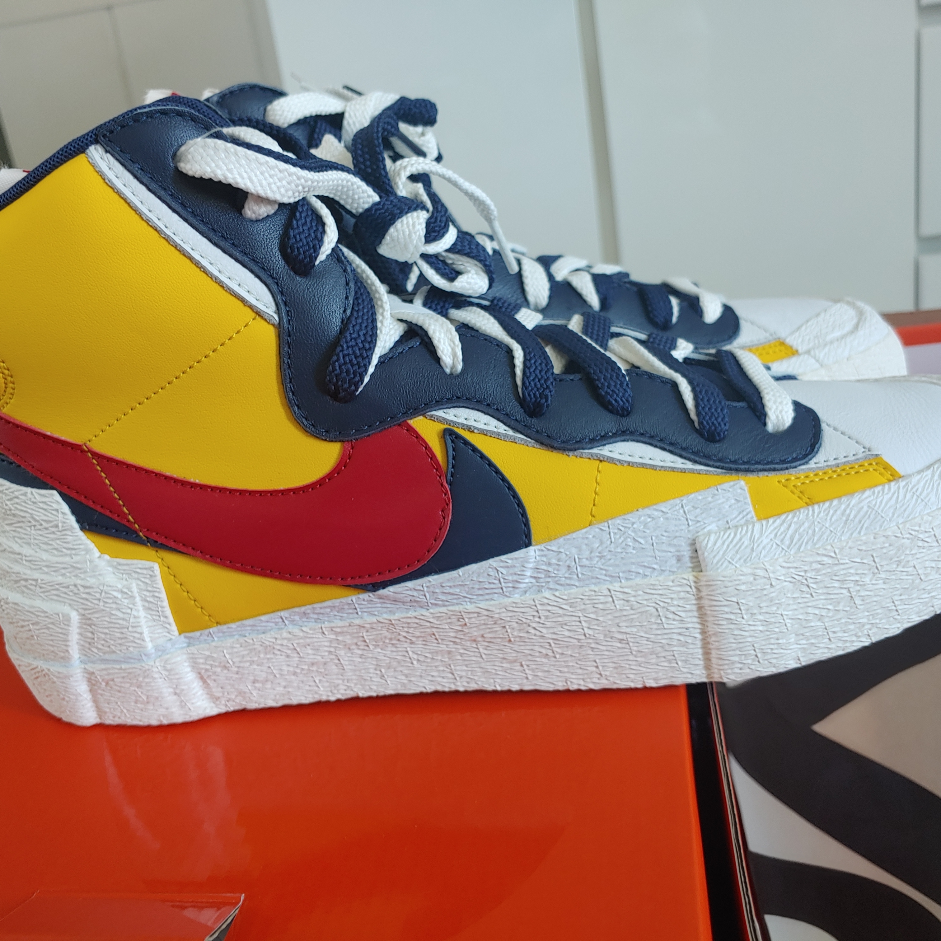 Nike x Sacai Blazer Mid Snow Beach 착용 스타일 - 2