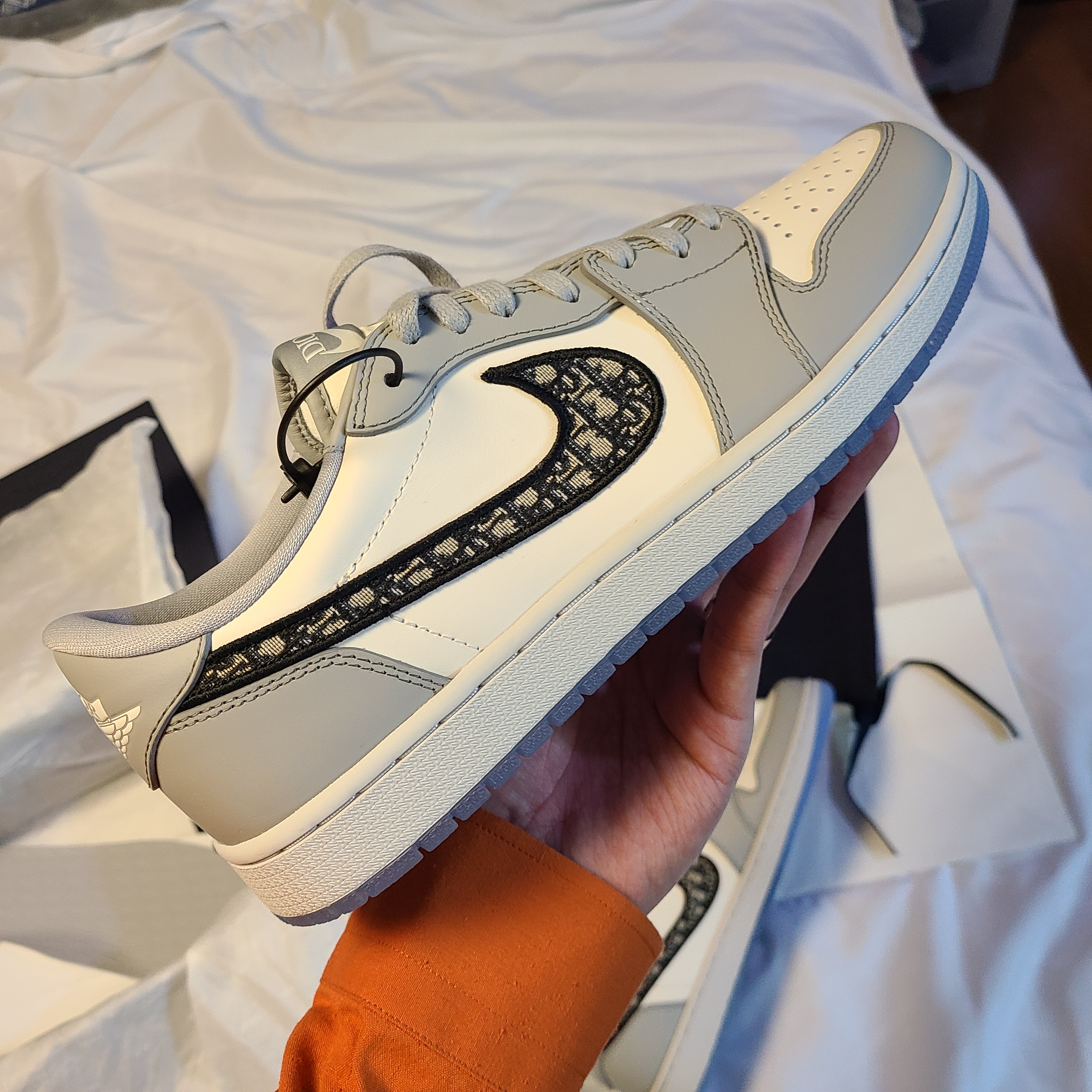 Jordan 1 x Dior Low OG 착용 스타일 - 1