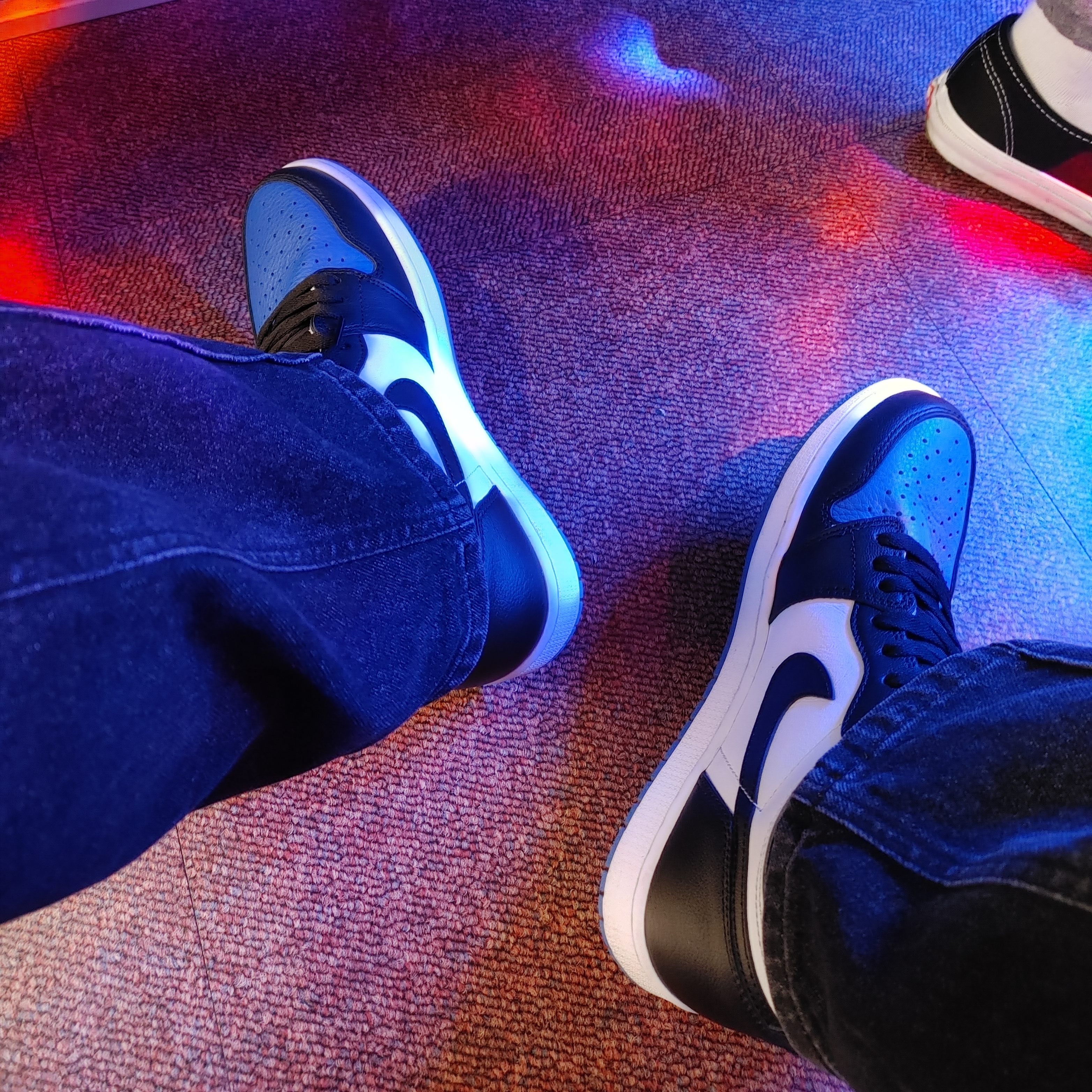 Jordan 1 Retro High OG Royal Toe 착용 스타일