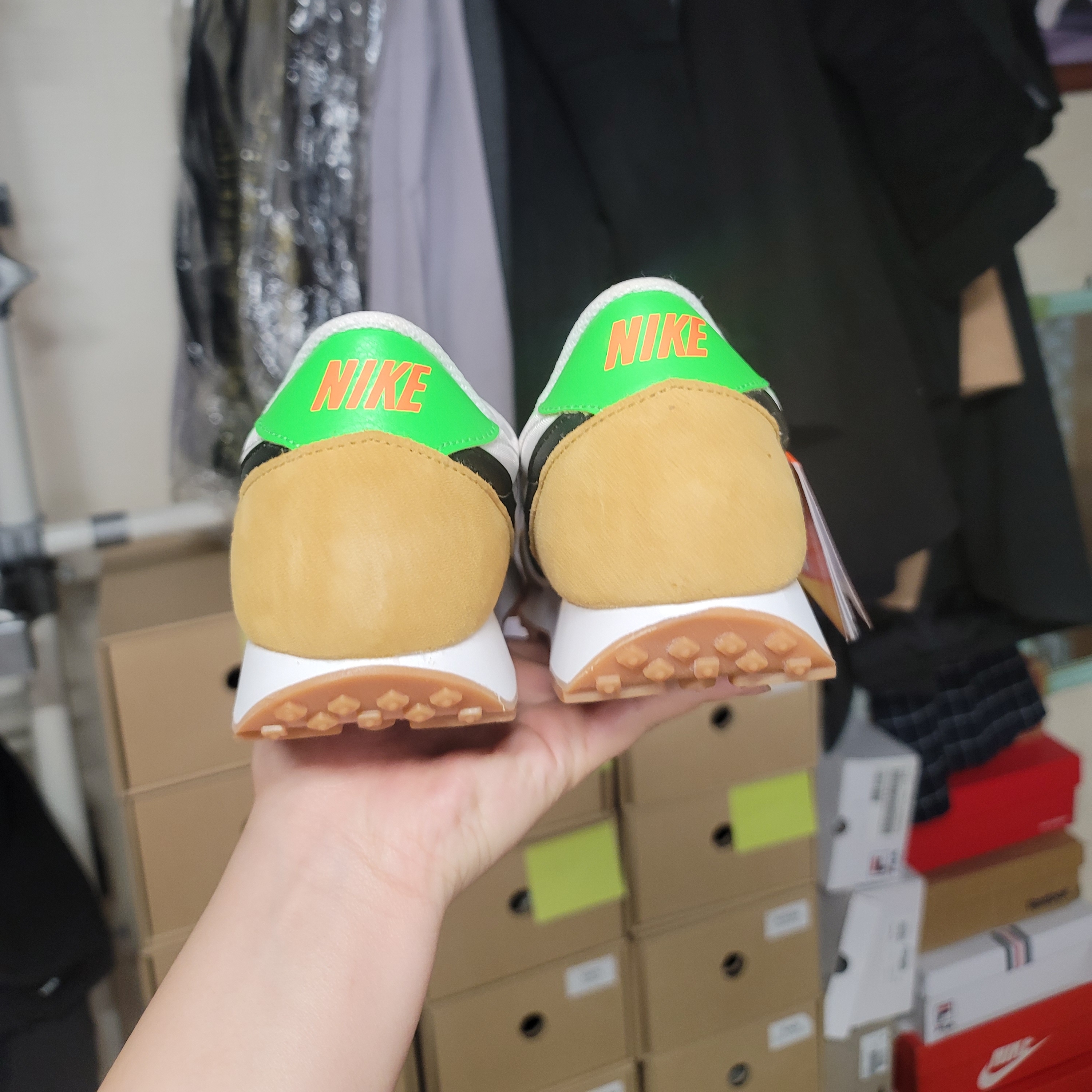 (W) Nike Daybreak Wheat 착용 스타일 - 2