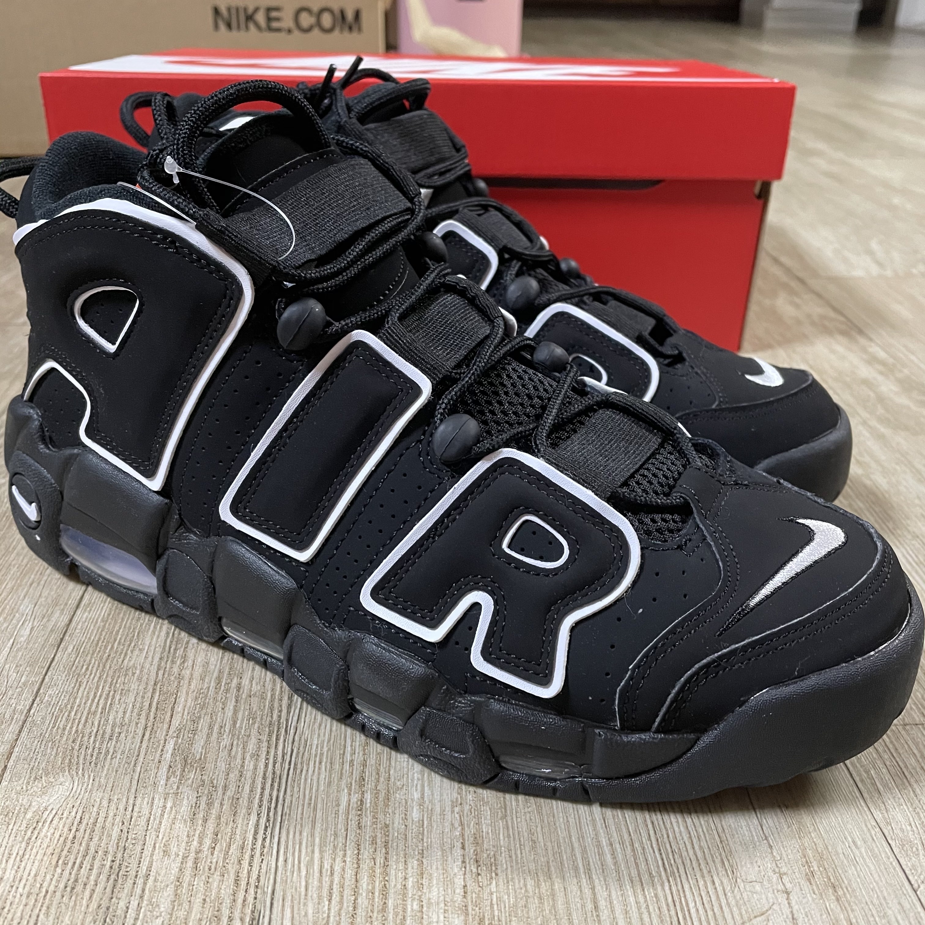 Nike Air More Uptempo Black White 2020 착용 스타일