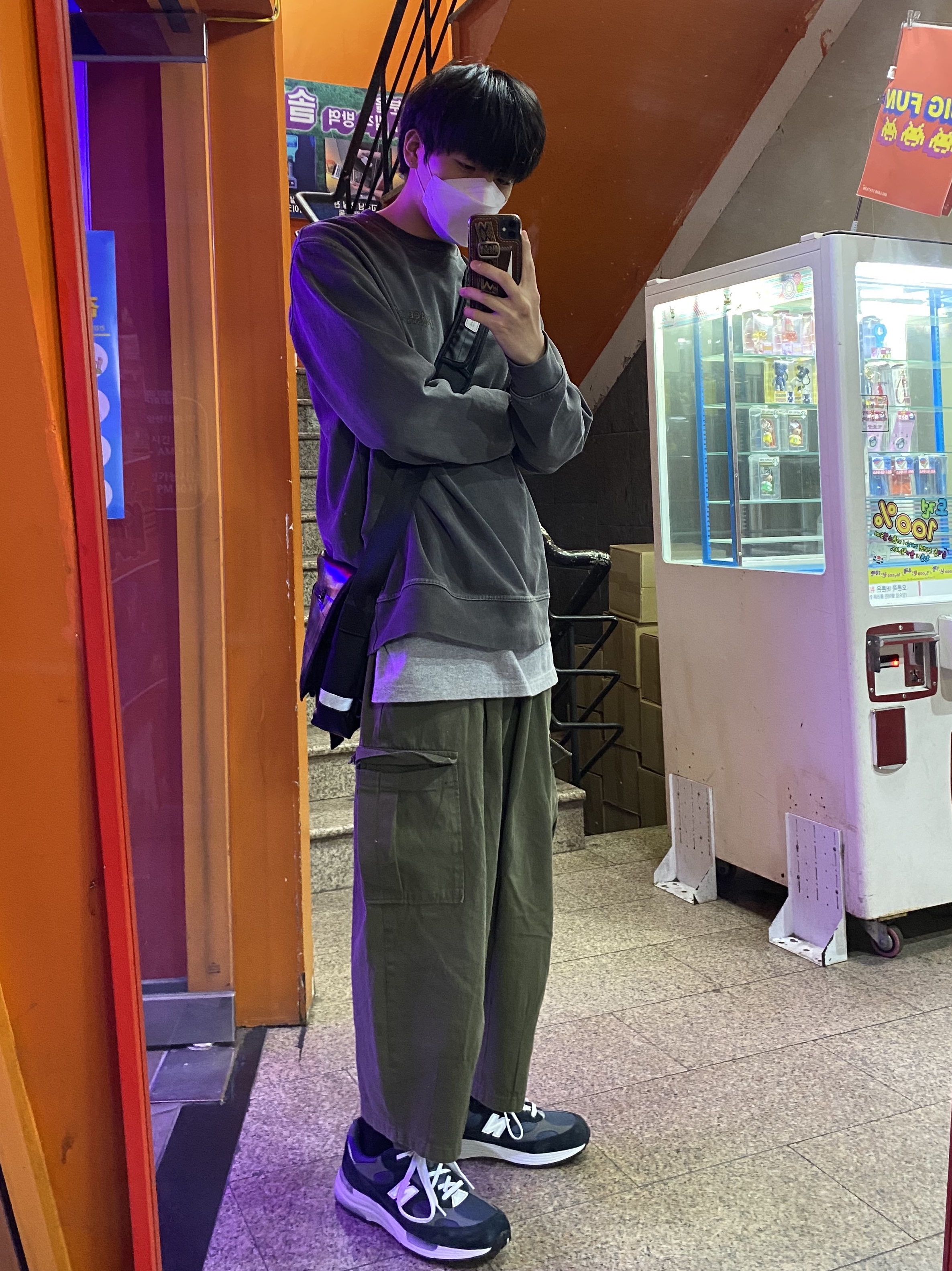 New Balance 992 Made in USA Navy 착용 스타일 - 2