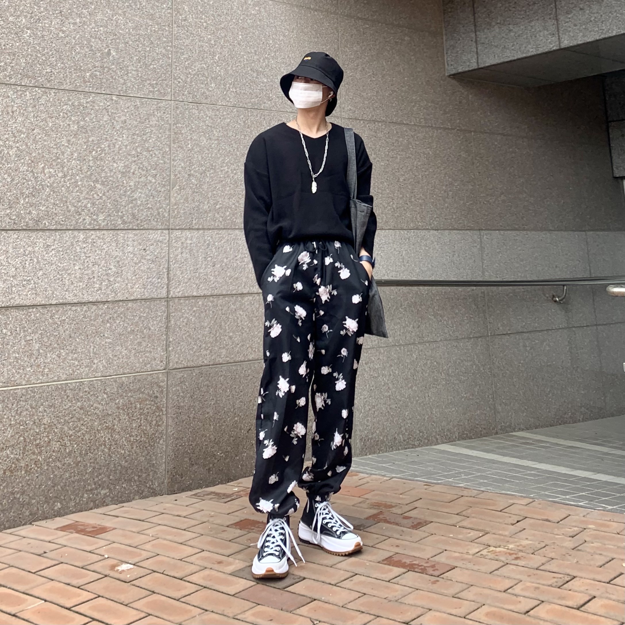 Converse Run Star Hike Hi Black White Gum 착용 스타일 - 3