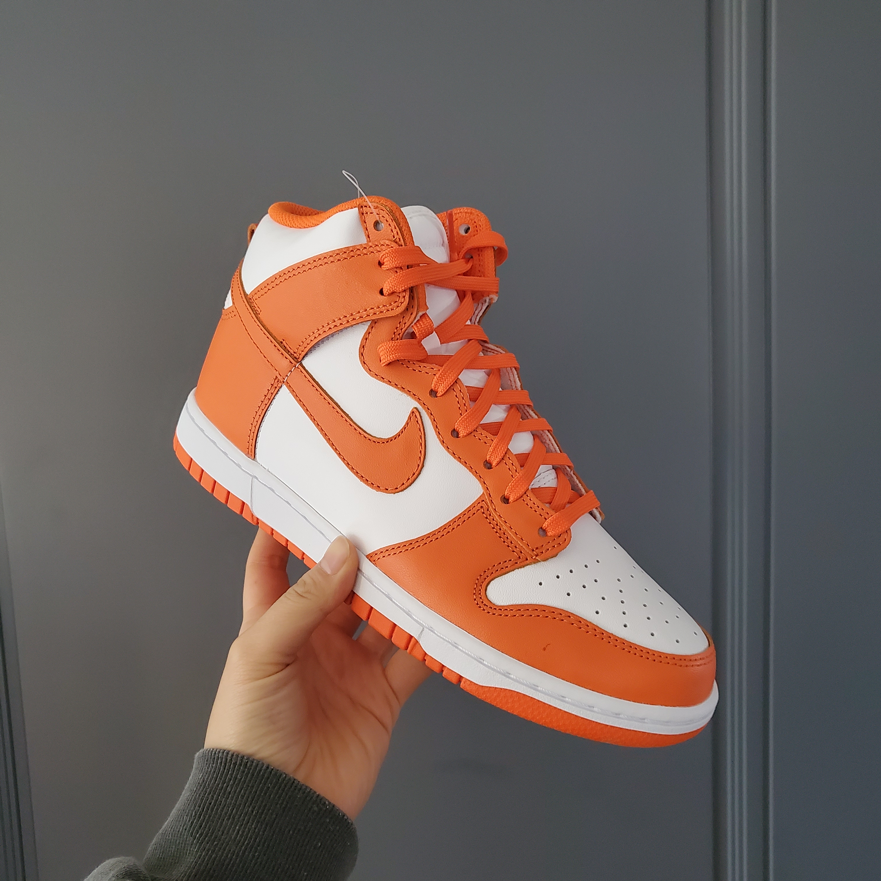 Nike Dunk High Retro Orange Blaze 착용 스타일