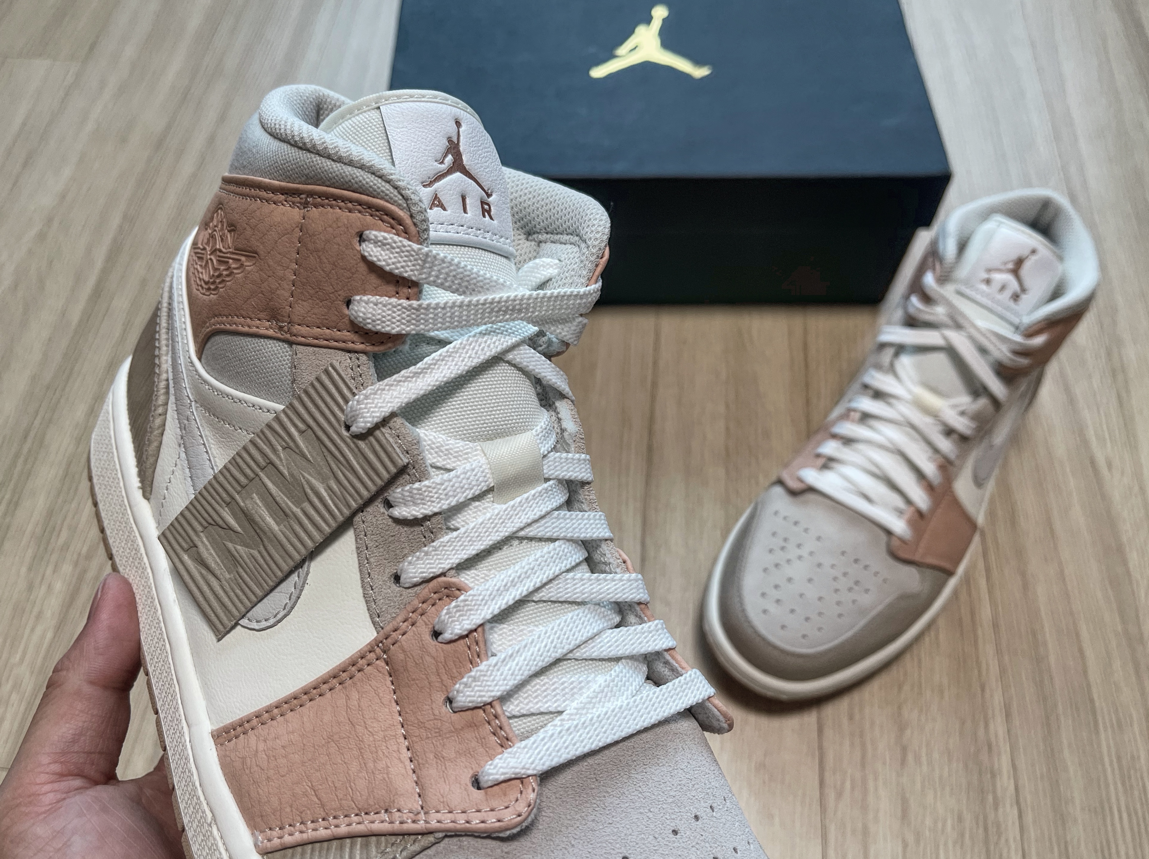Jordan 1 Mid Milan 착용 스타일 - 5