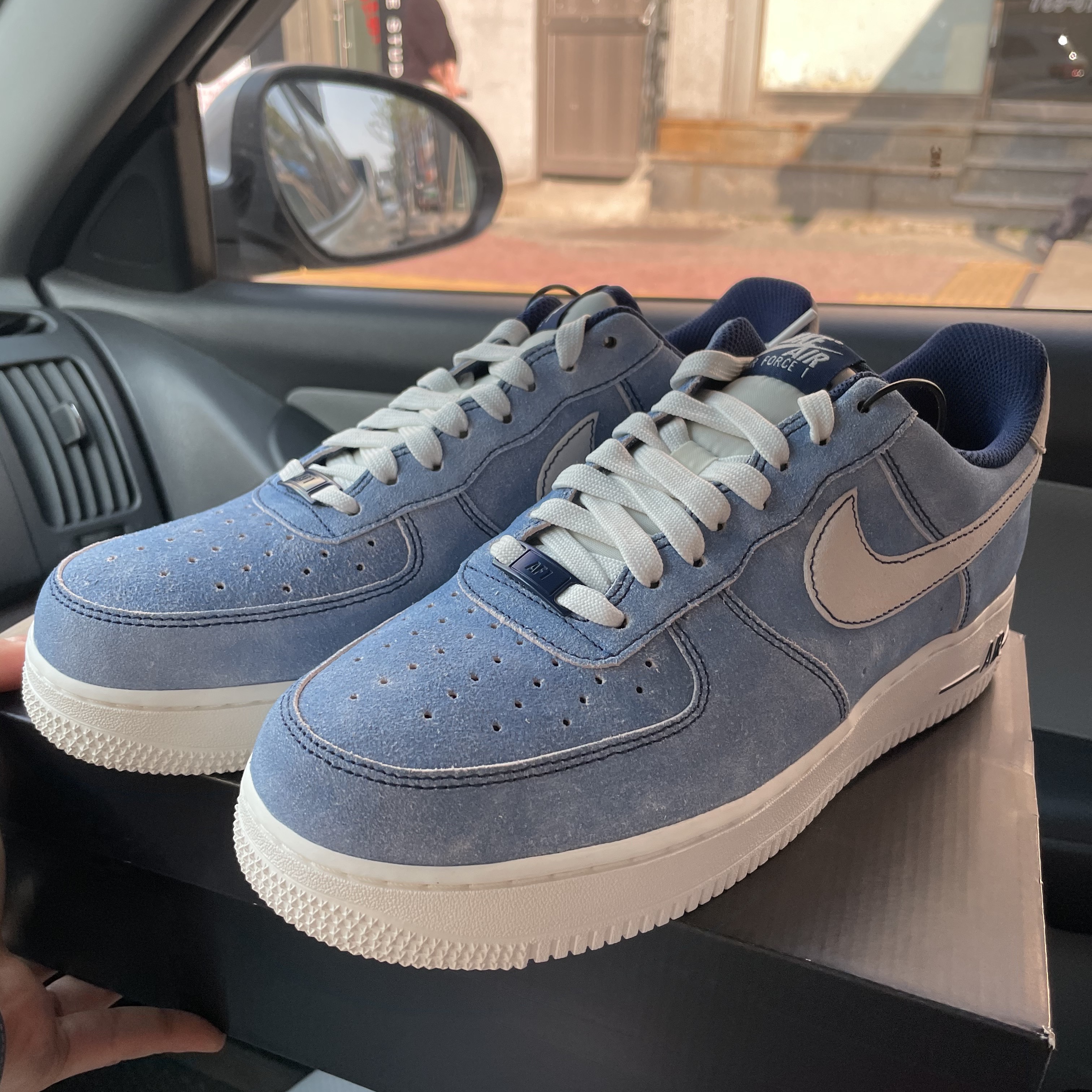 Nike Air Force 1 '07 LV8 Dusty Blue 착용 스타일