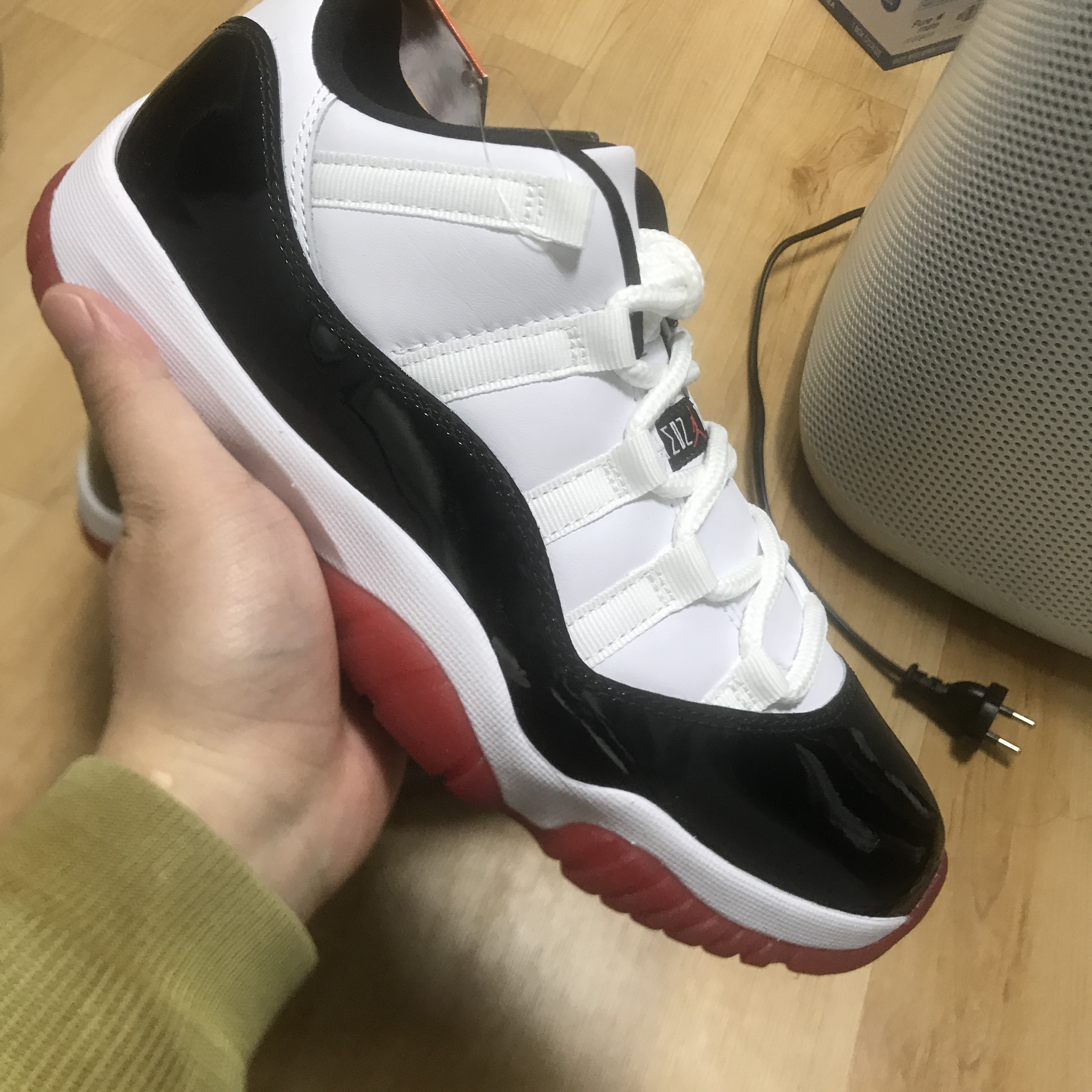 Jordan 11 Retro Low Concord Bred 착용 스타일 - 3
