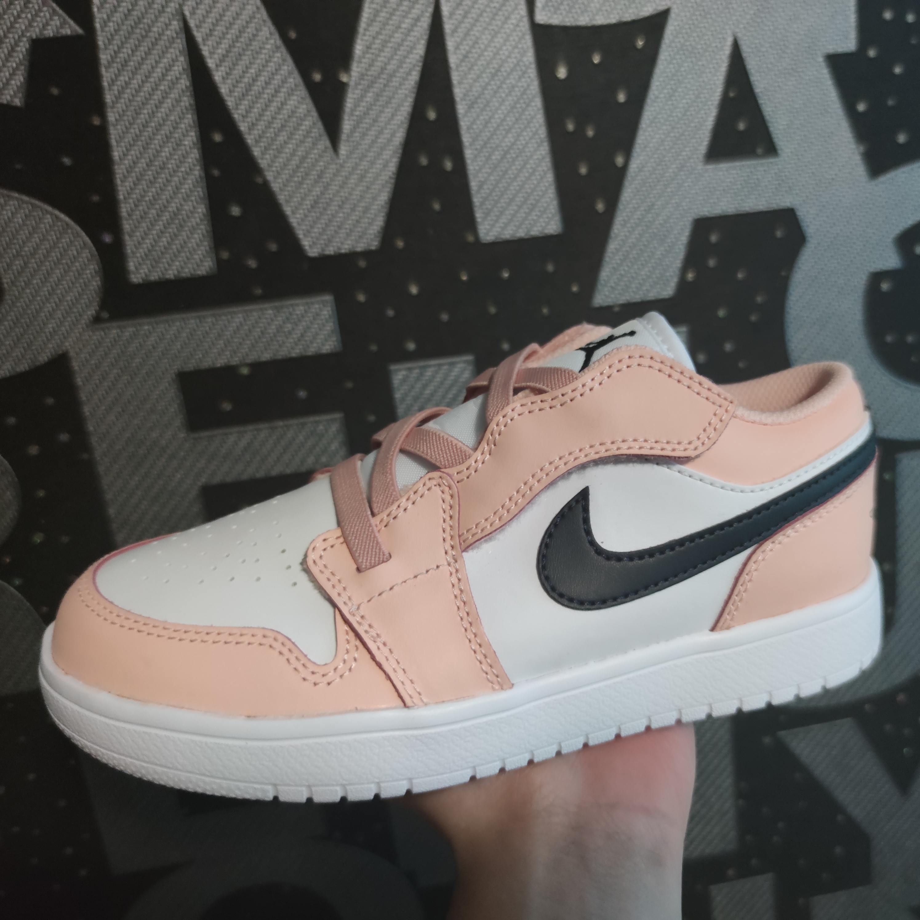 (TD) Jordan 1 Low Alt Arctic Orange 착용 스타일 - 1