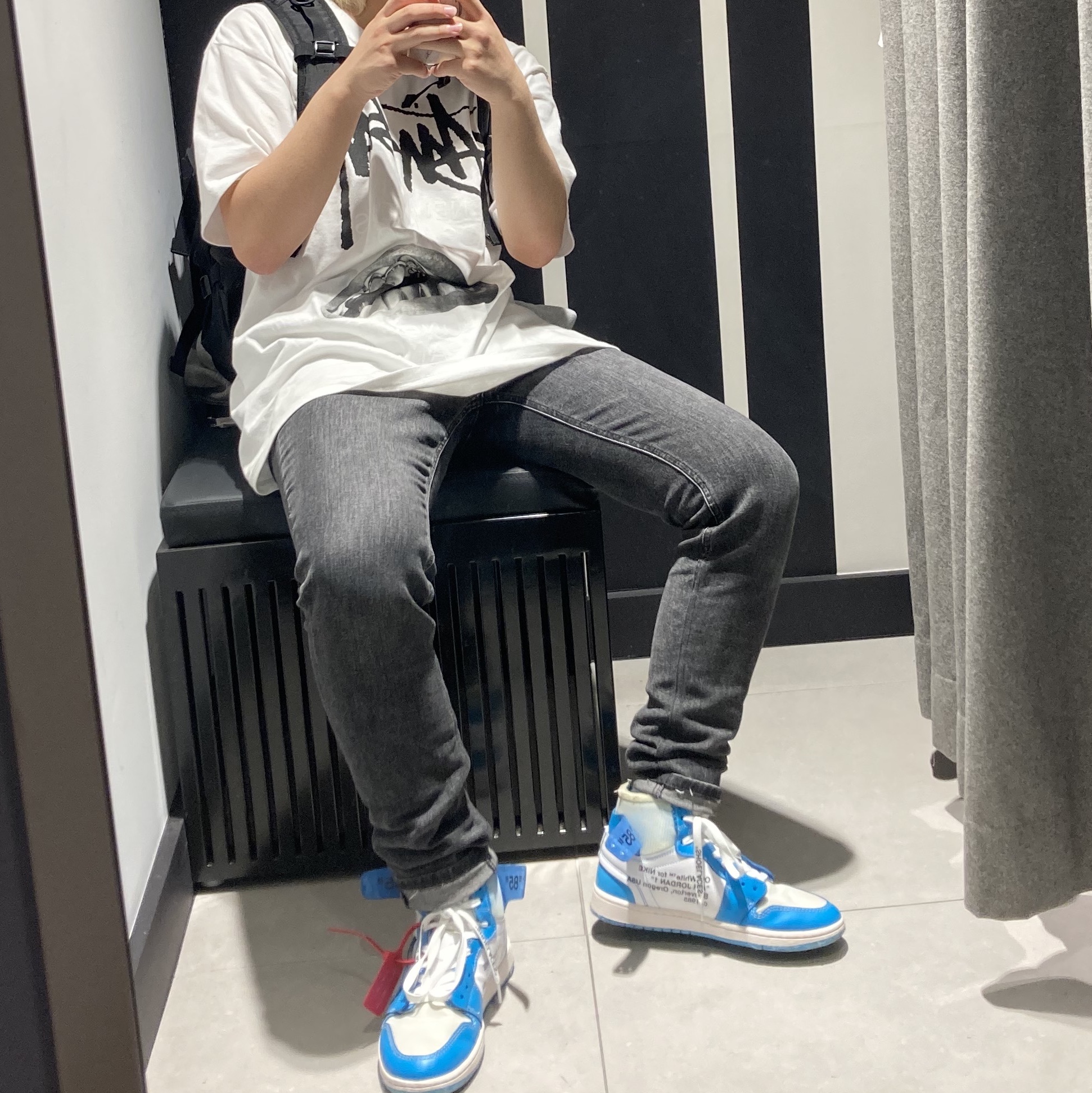 Jordan 1 x Off-White Retro High University Blue, Stussy x Rick Owens 40 WT T-Shirt 착용 스타일