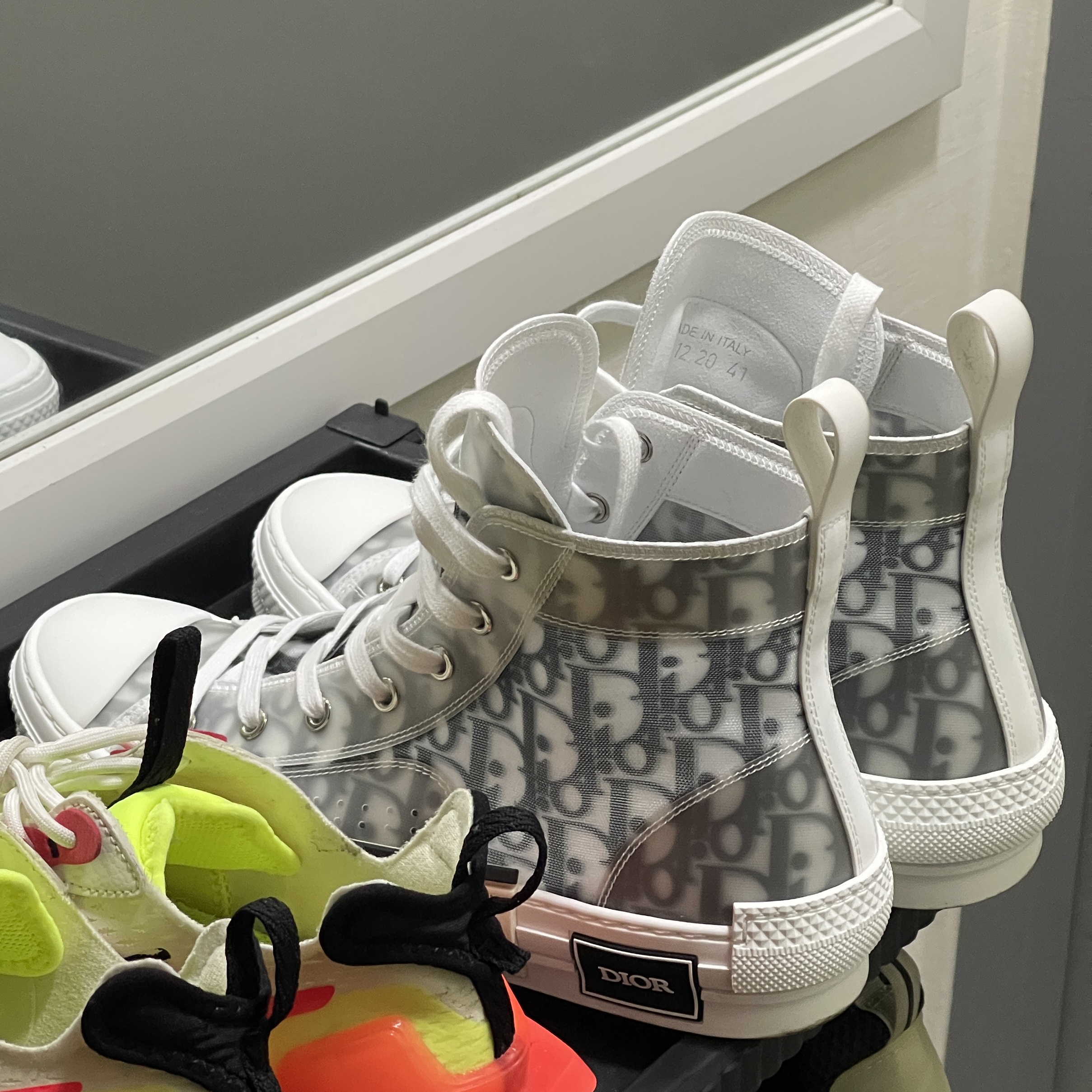 Dior B23 High Dior Oblique White & Black 착용 스타일 - 3