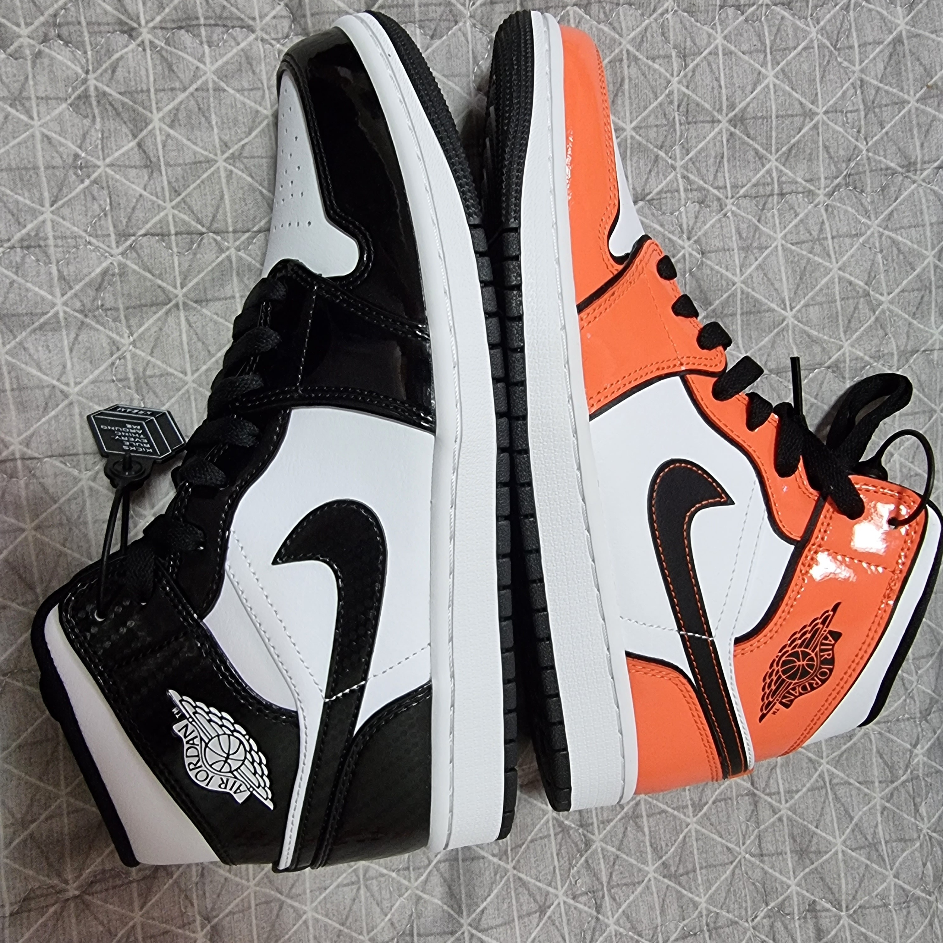 Jordan 1 Mid SE ASW Black, Jordan 1 Mid SE Turf Orange 착용 스타일 - 1