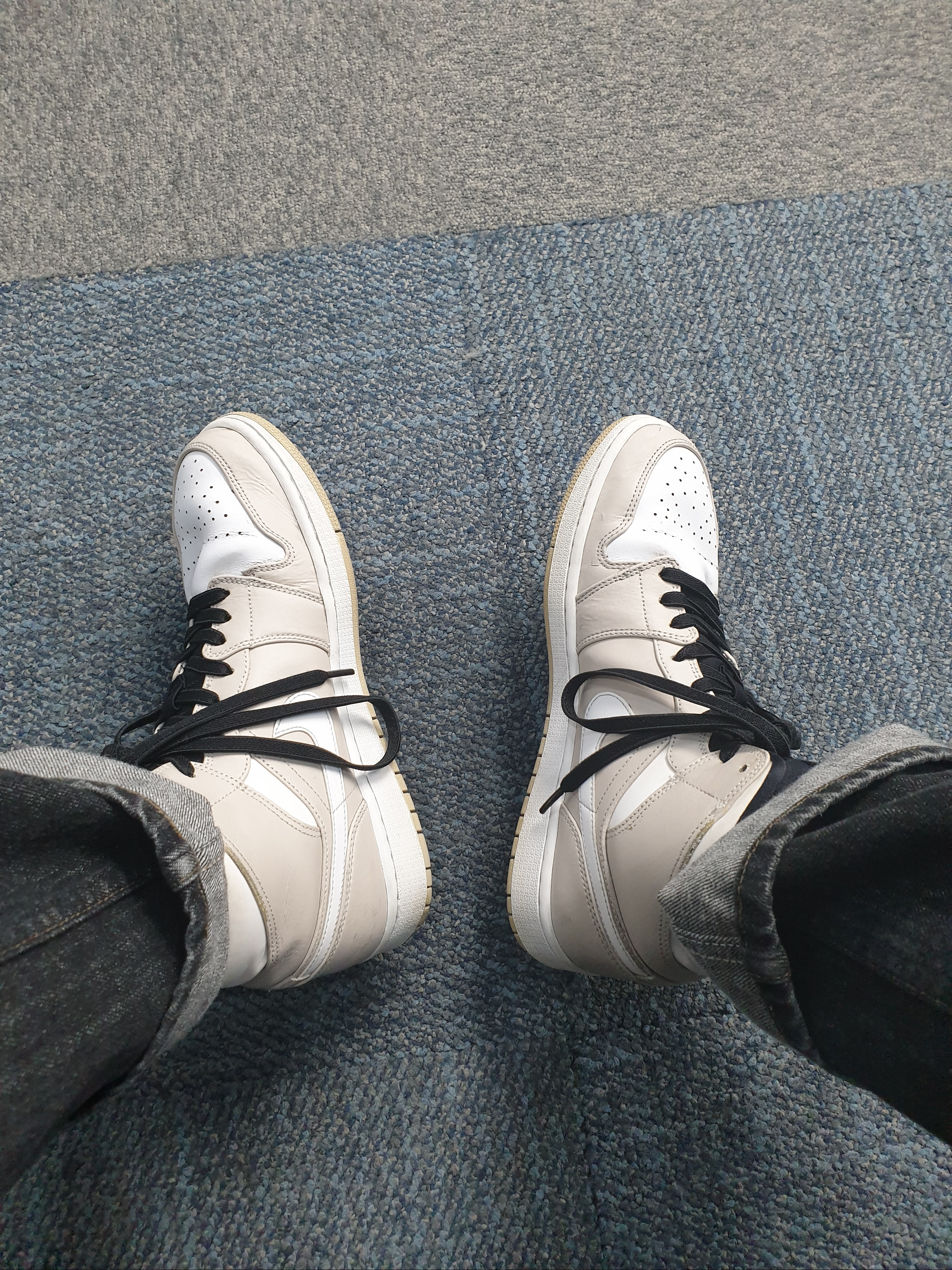 Jordan 1 Mid Desert Sand 착용 스타일 - 2