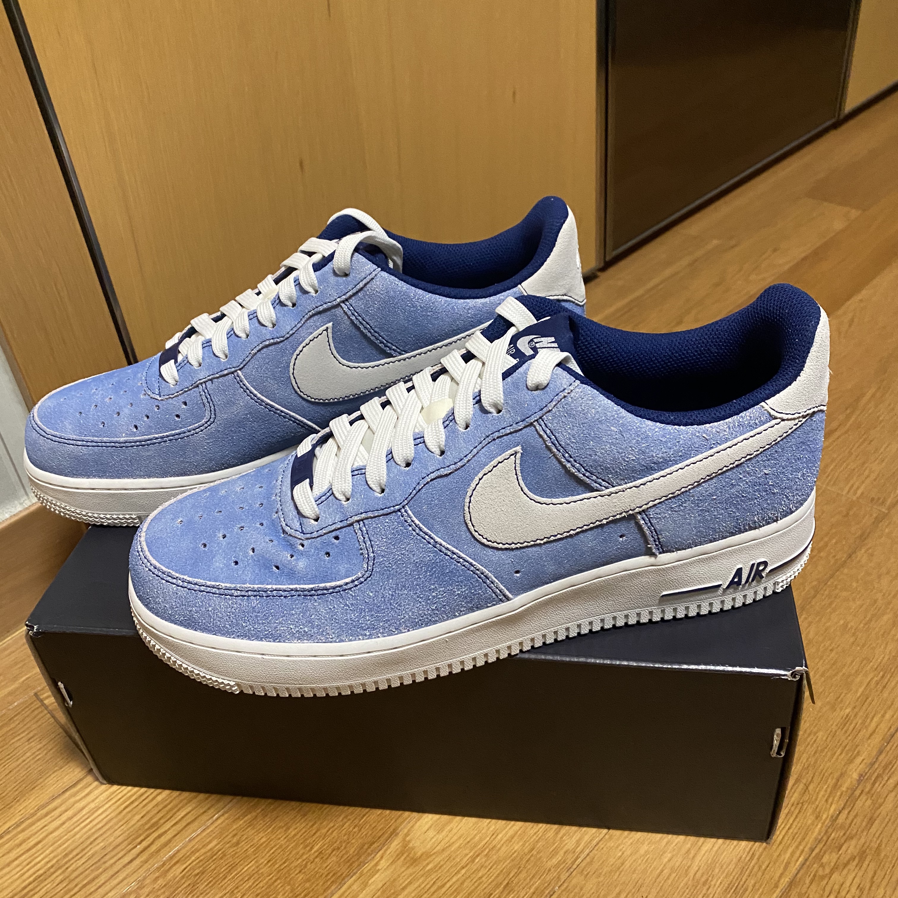 Nike Air Force 1 '07 LV8 Dusty Blue 착용 스타일 - 2