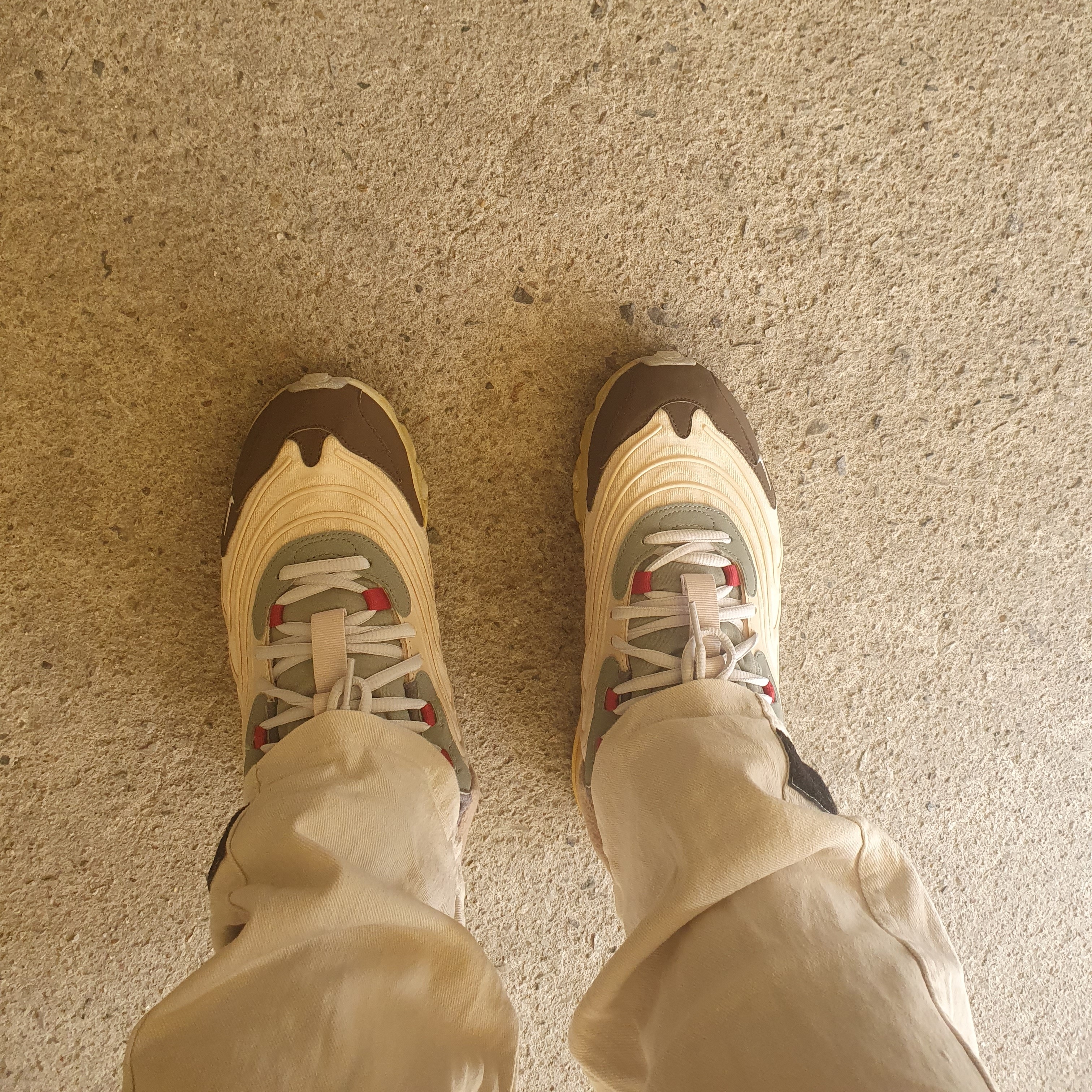 Nike x Travis Scott Air Max 270 React Cactus Trails 착용 스타일 - 2