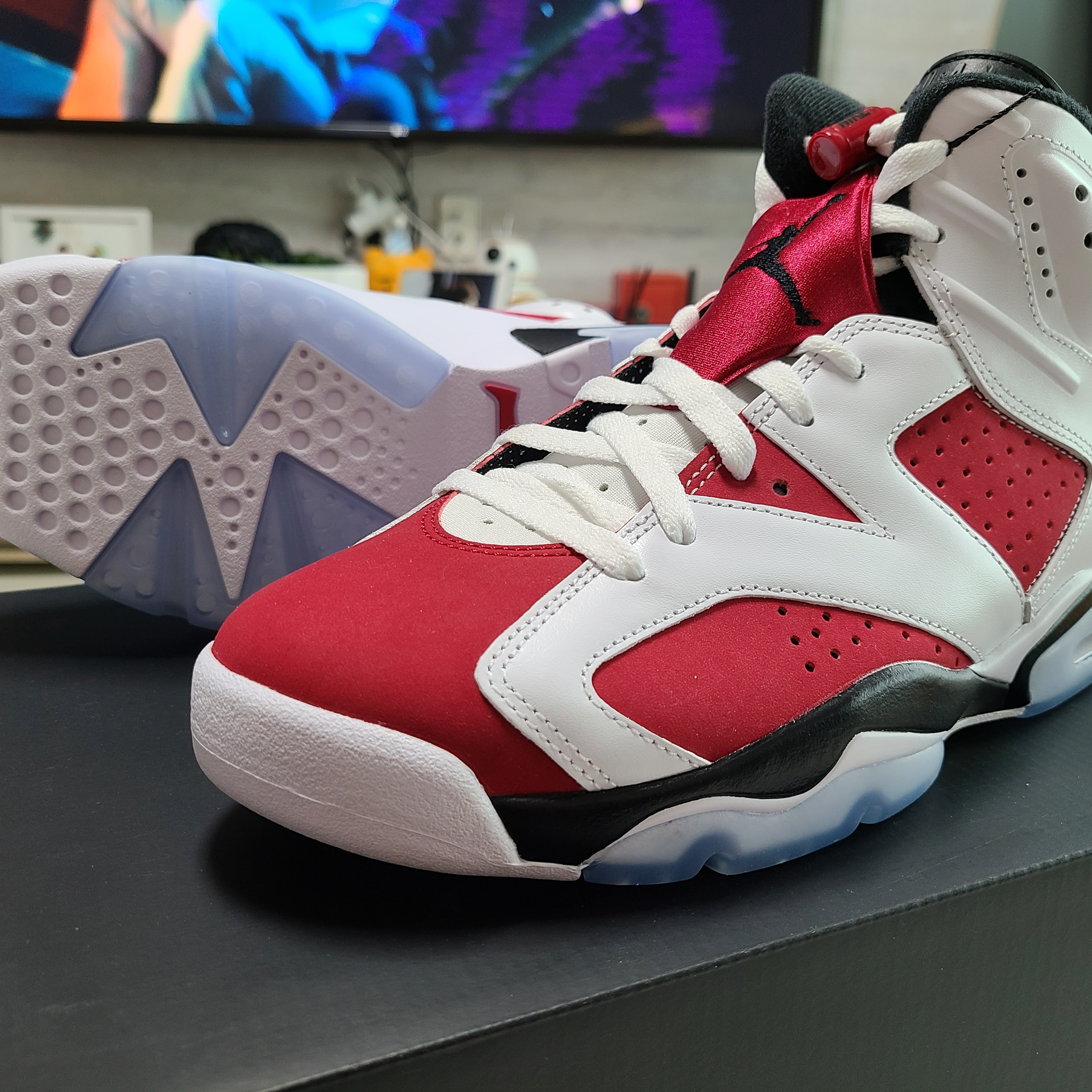 Jordan 6 Retro Carmine 2021 착용 스타일 - 2
