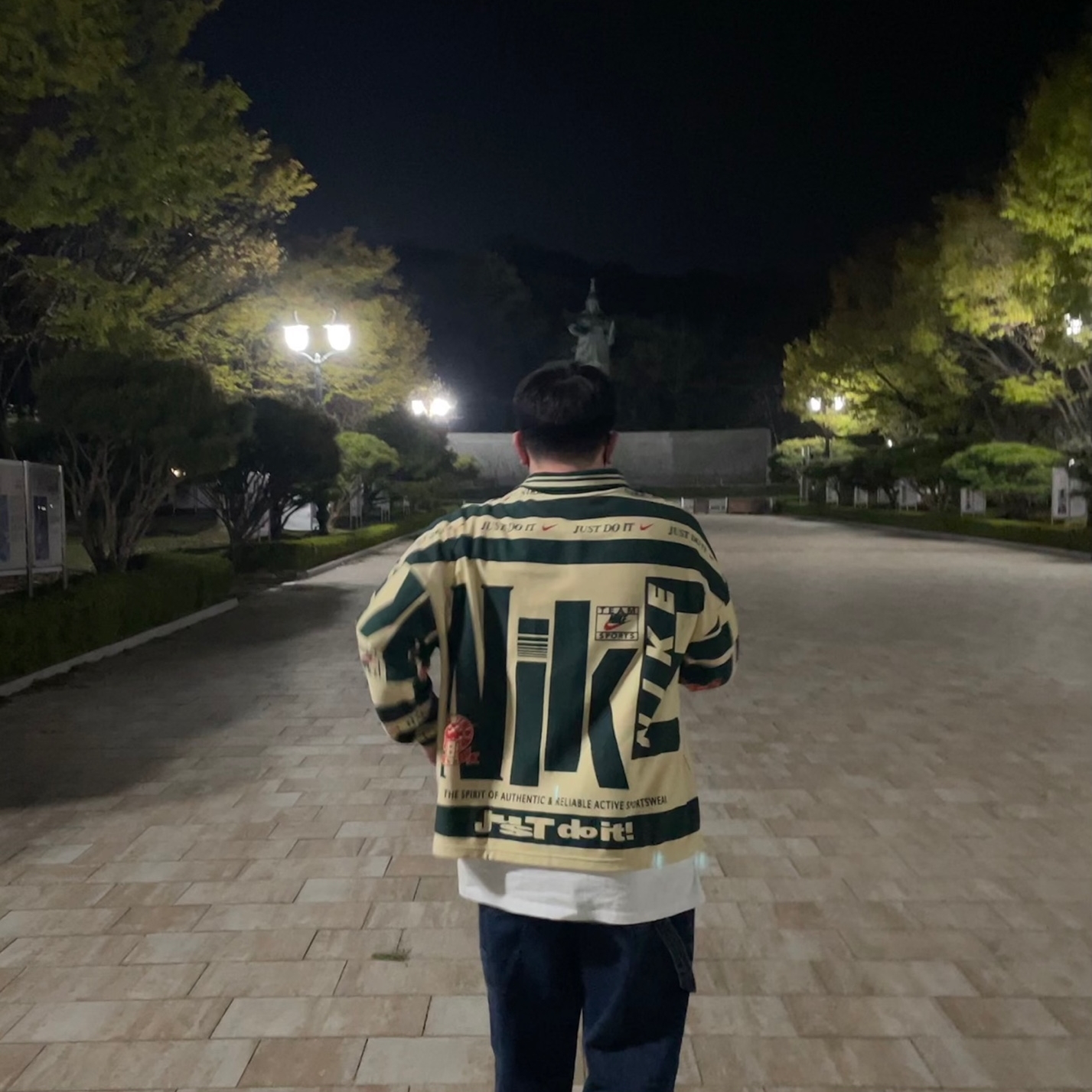 Nike x Cactus Plant Flea Market Long Sleeve Polo Natural - Asia, Jordan 1 Retro High OG Volt Gold 착용 스타일 - 1