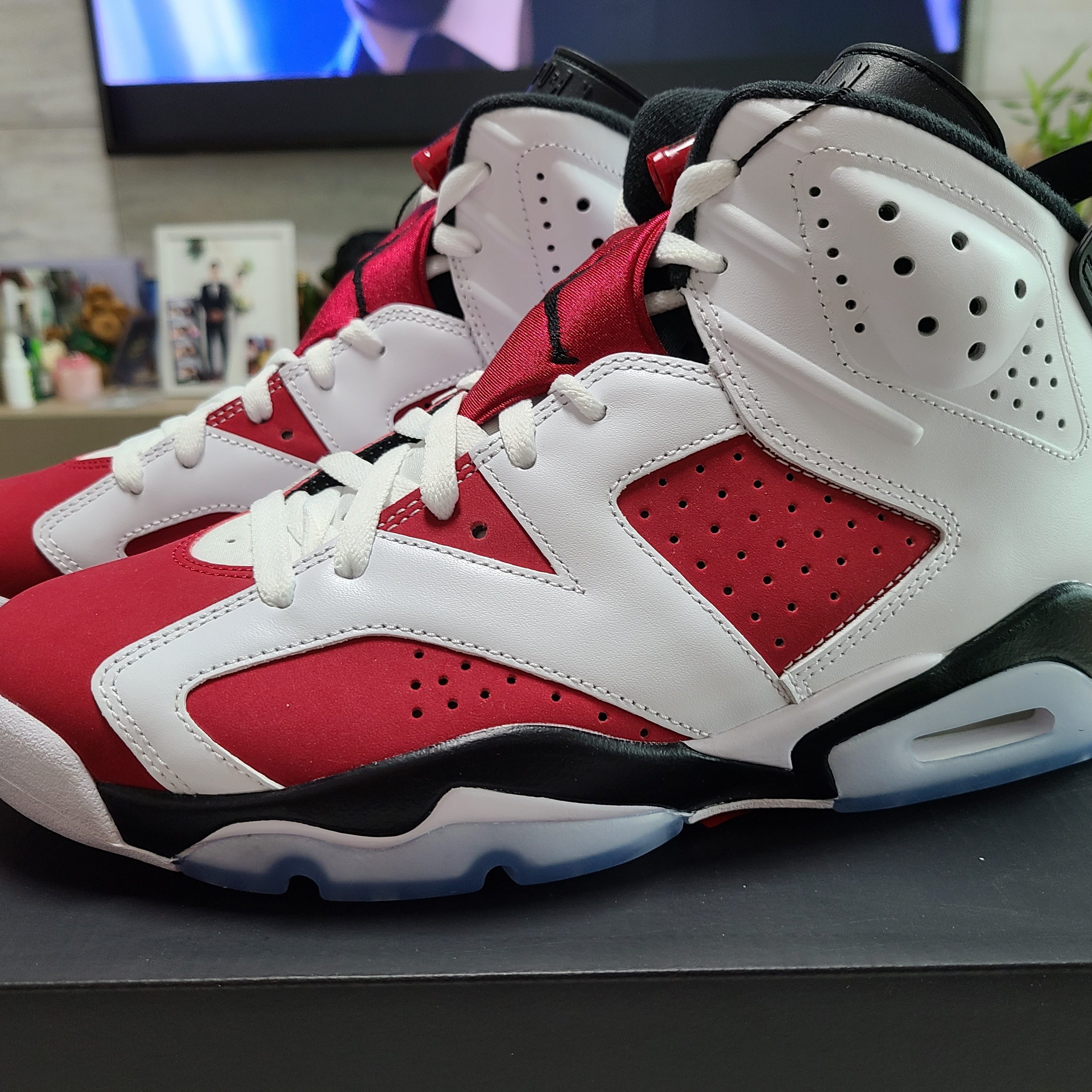 Jordan 6 Retro Carmine 2021 착용 스타일 - 1