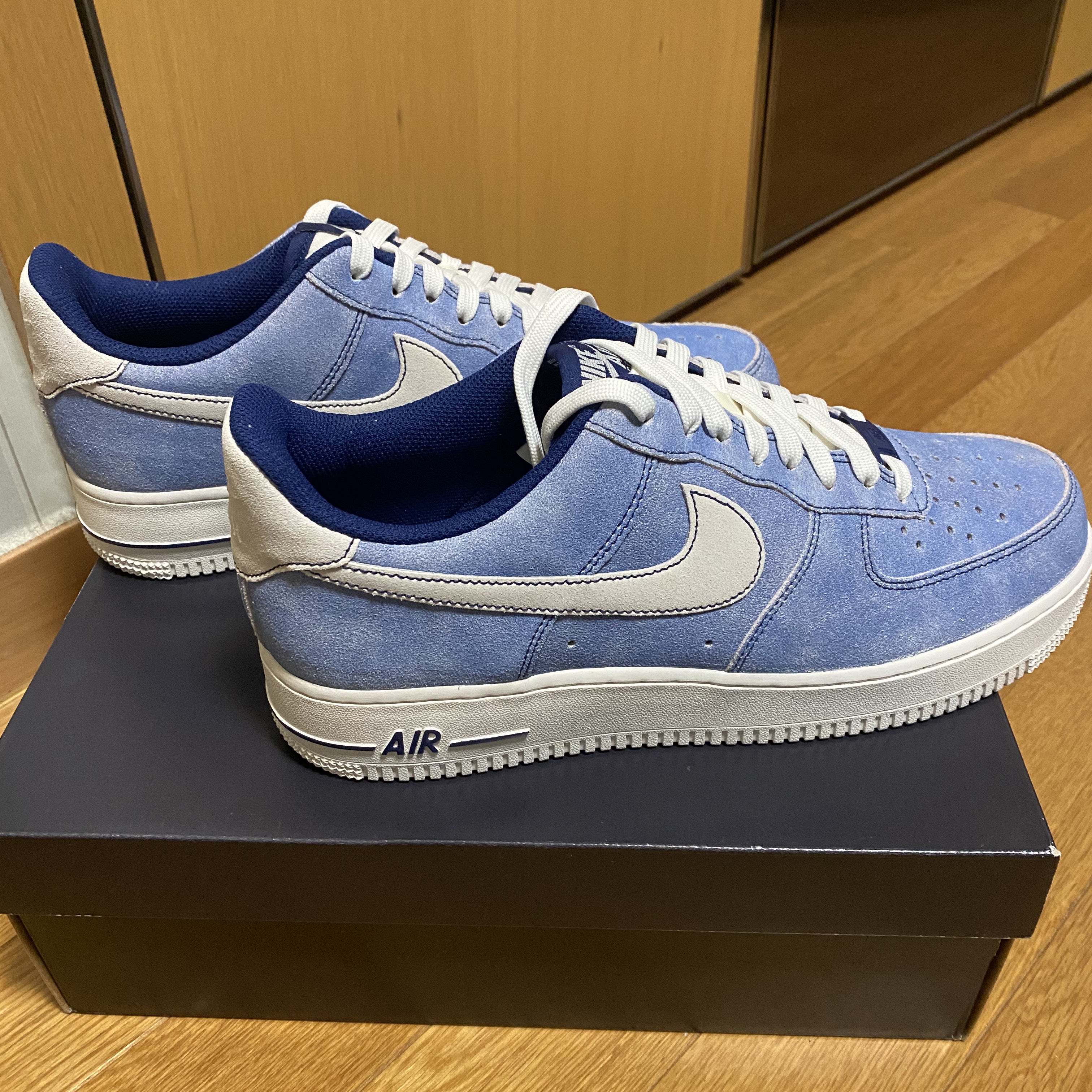 Nike Air Force 1 '07 LV8 Dusty Blue 착용 스타일 - 1