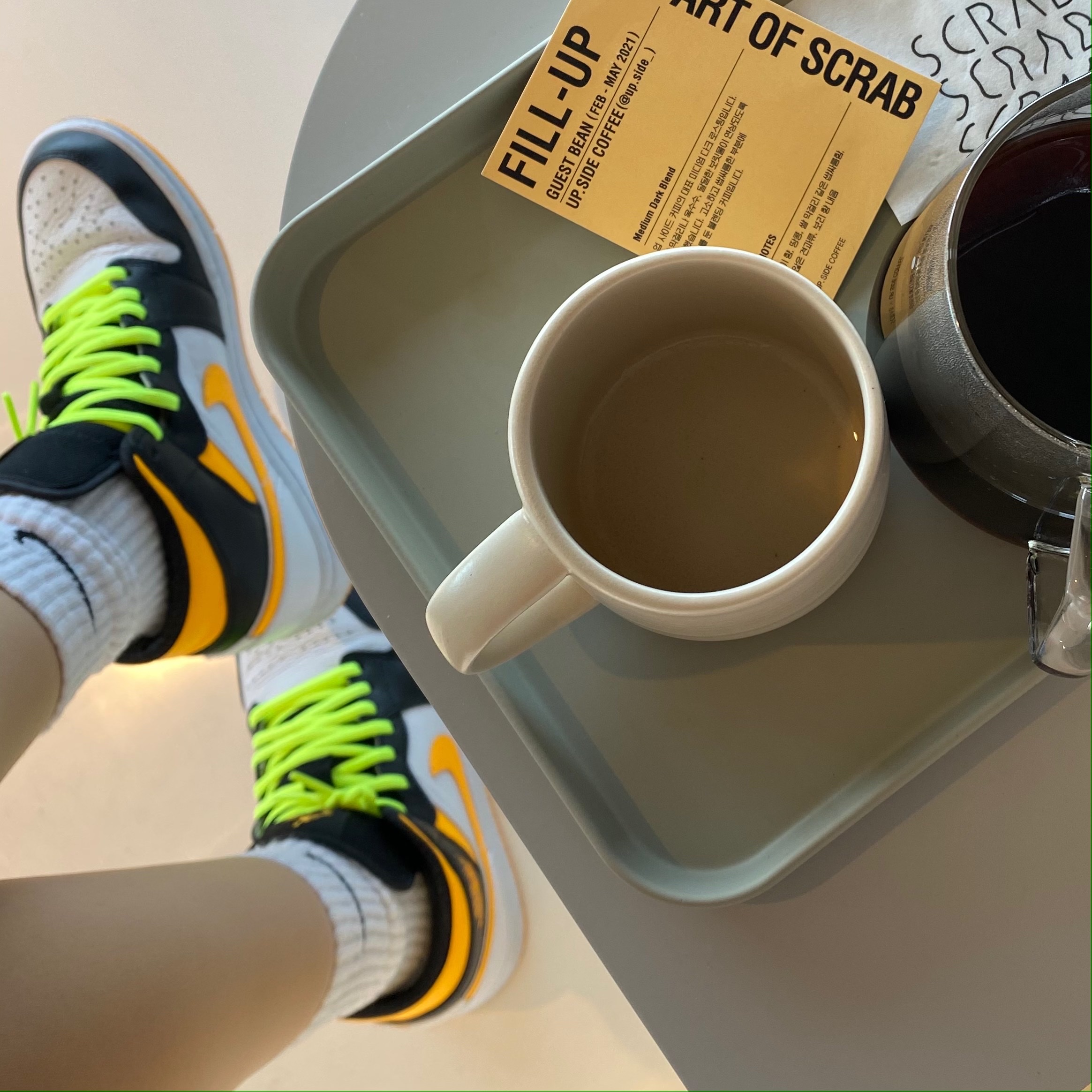 (W) Jordan 1 Mid SE Laser Orange 착용 스타일