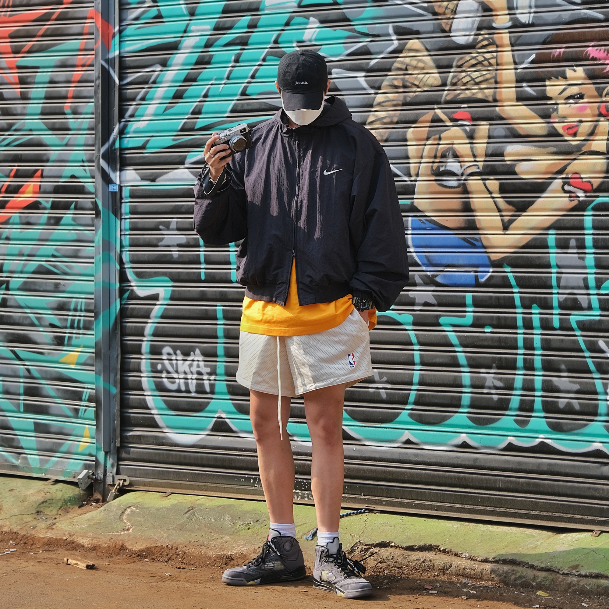 Nike x Fear of God Bomber Hooded Jacket Black, Nike x Fear of God Basketball Shorts String 착용 스타일