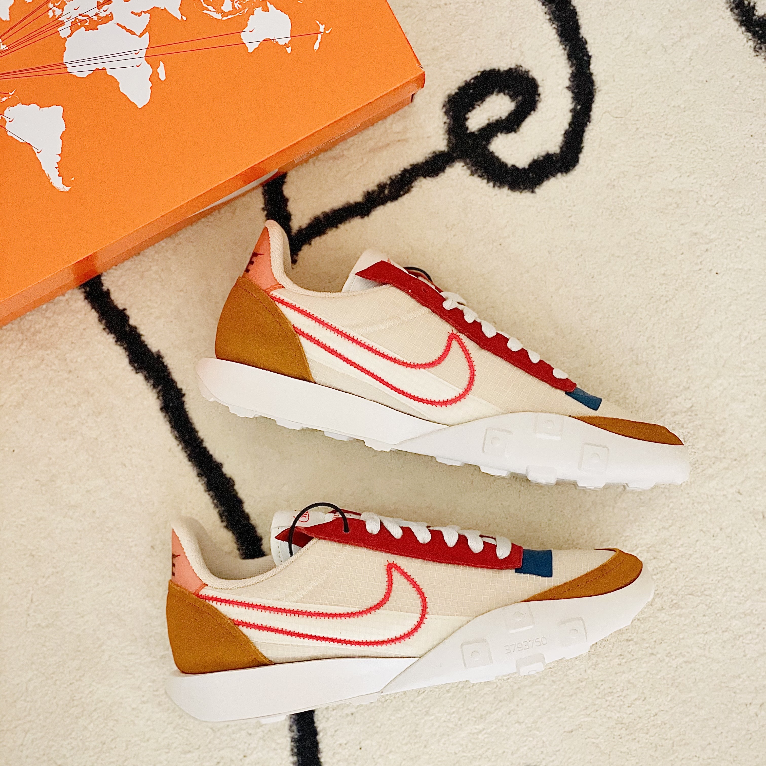 (W) Nike Waffle Racer 2X Pearl White 착용 스타일