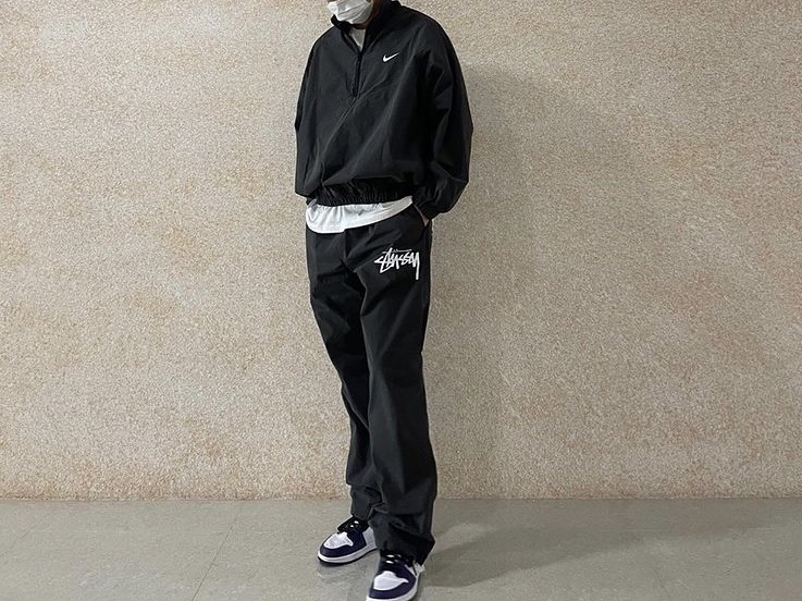 Nike x Stussy Windrunner Jacket Off Noir, Nike x Stussy Beach Pants Off Noir 착용 스타일 - 1