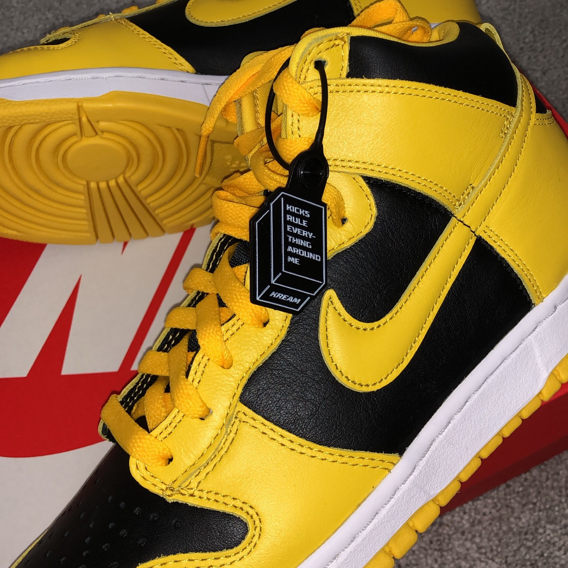 Nike Dunk High SP Varsity Maize 착용 스타일
