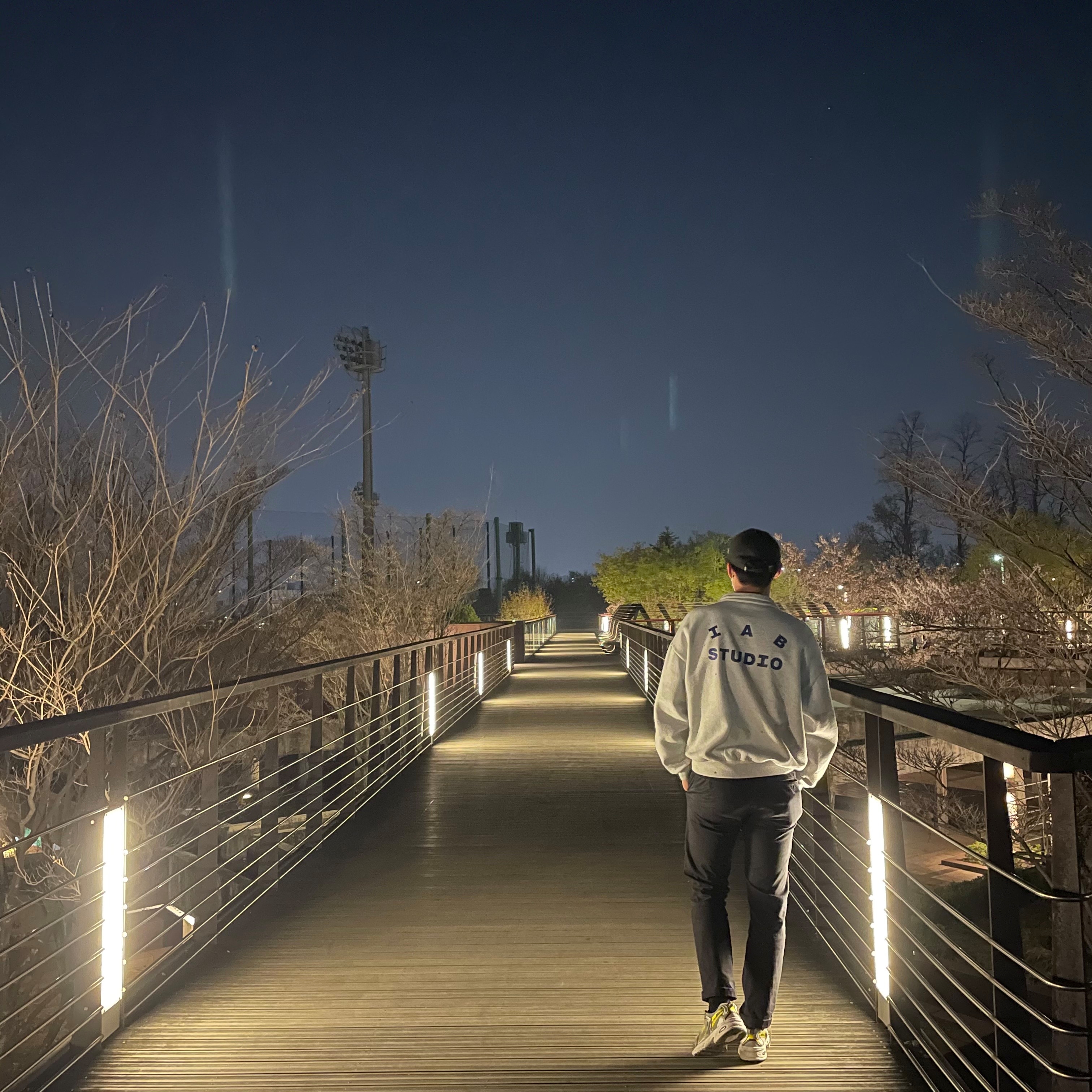 IAB Studio Half Zip Pullover Light Gray, New Balance 530 Silver 착용 스타일