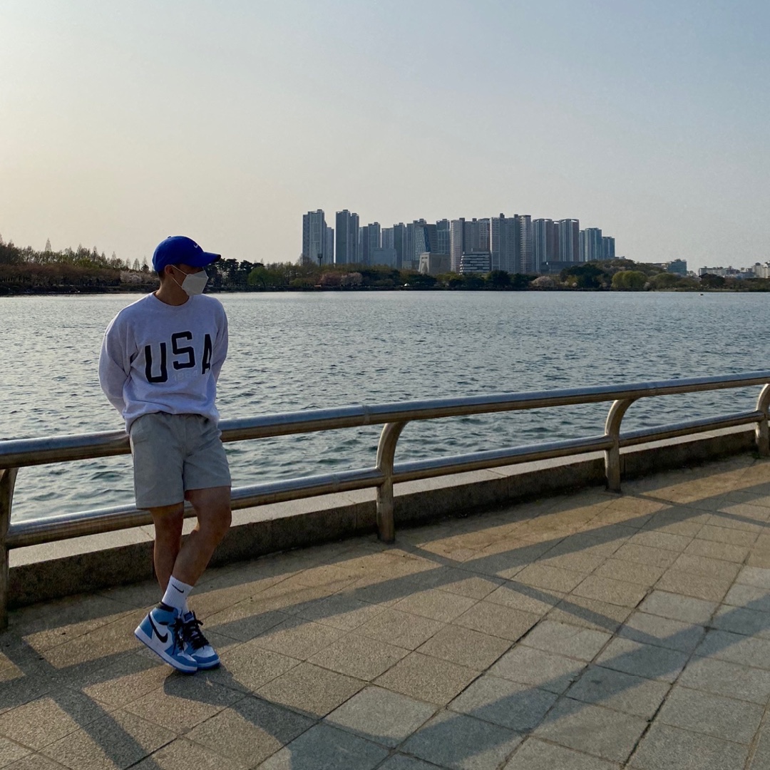 Jordan 1 Retro High OG University Blue 착용 스타일