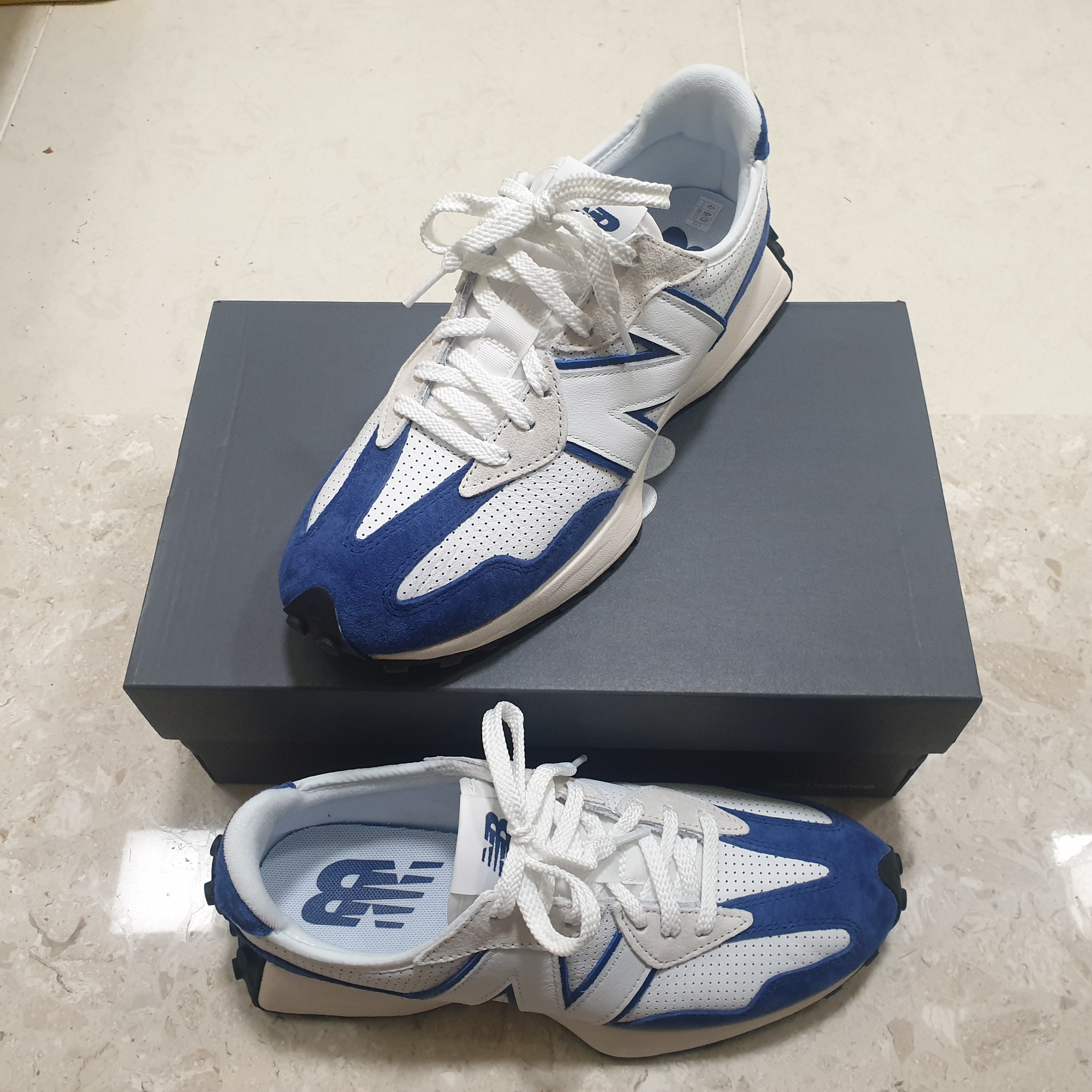 New Balance 327 Primary Pack Blue 착용 스타일 - 3