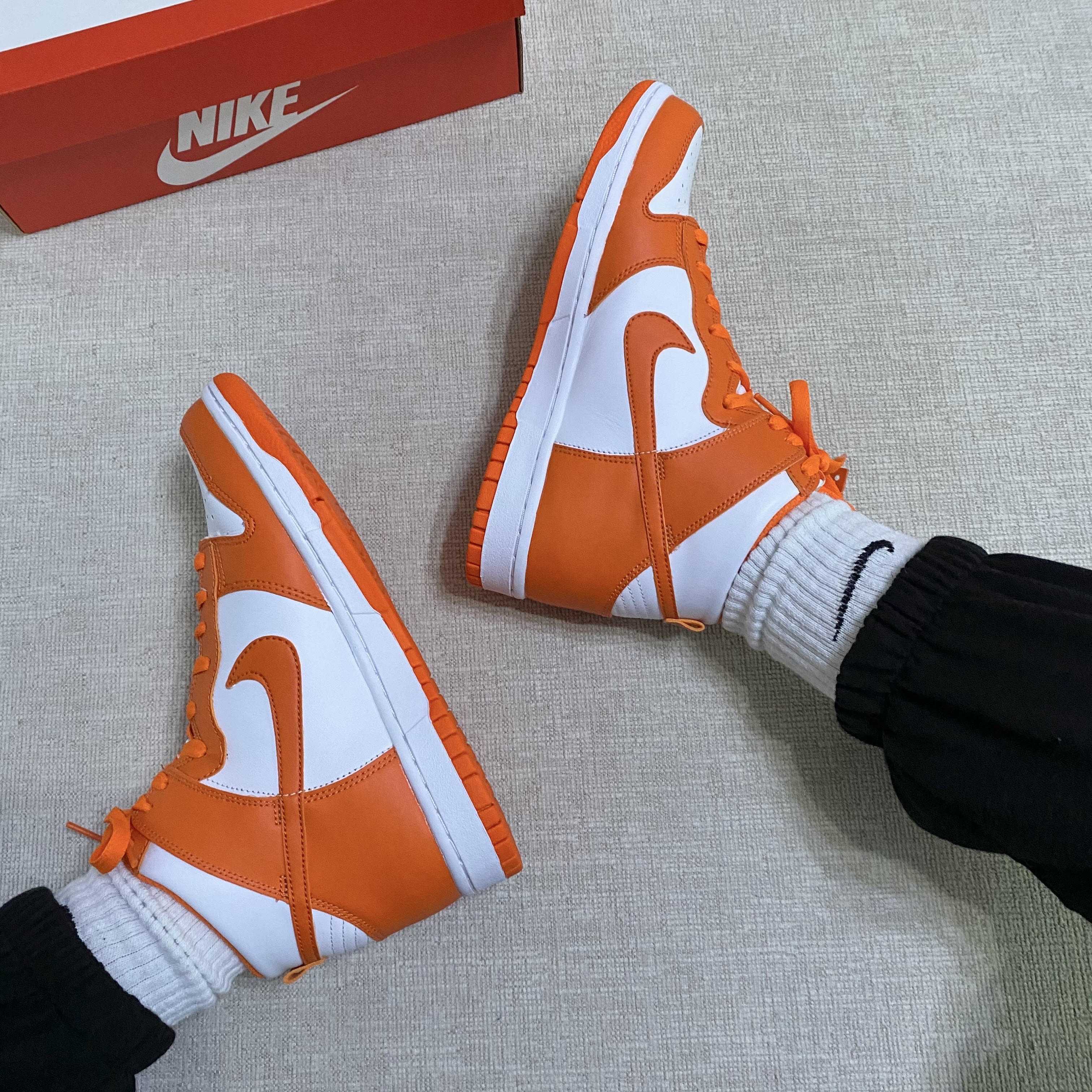(W) Nike Dunk High Orange Blaze 착용 스타일