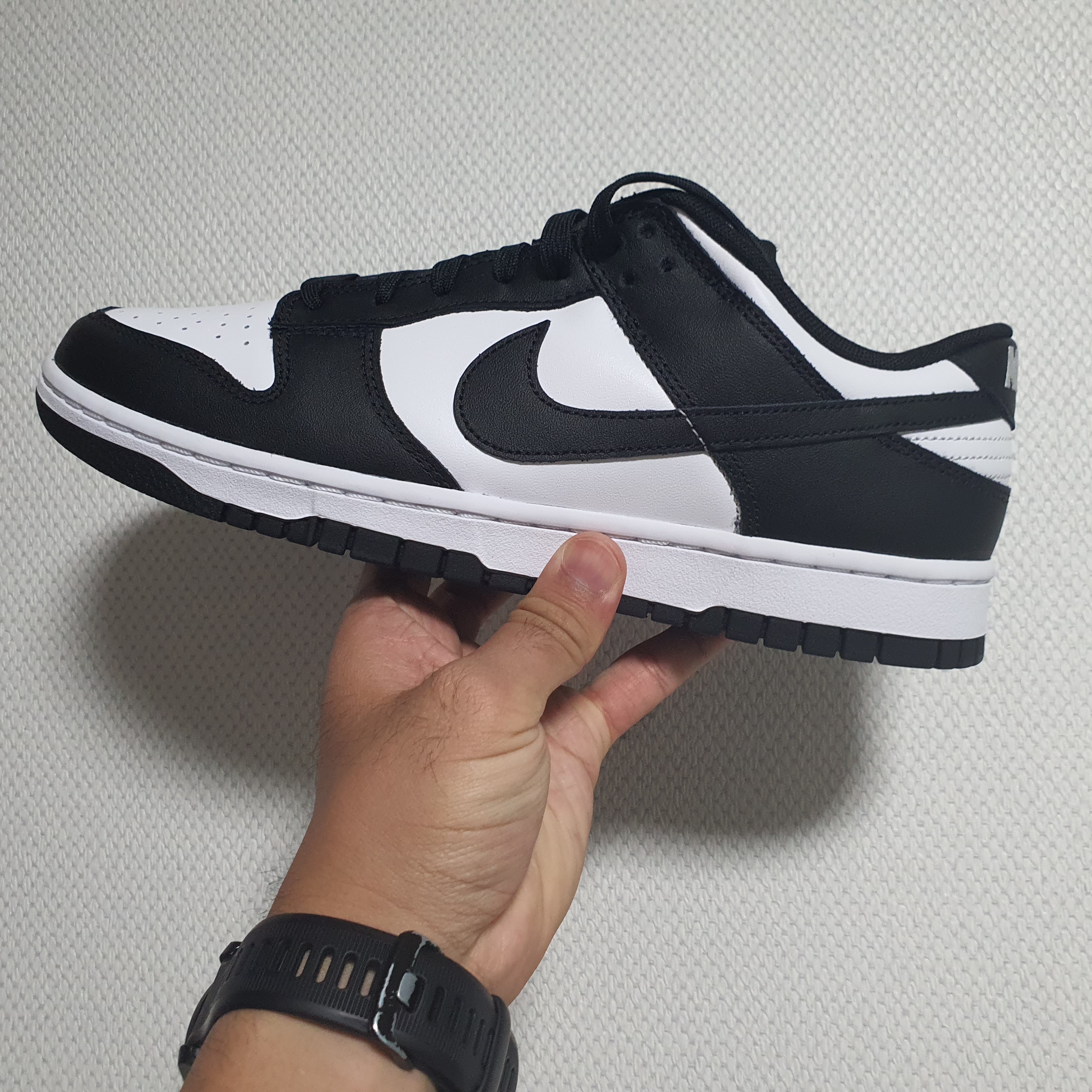 Nike Dunk Low Retro Black 착용 스타일