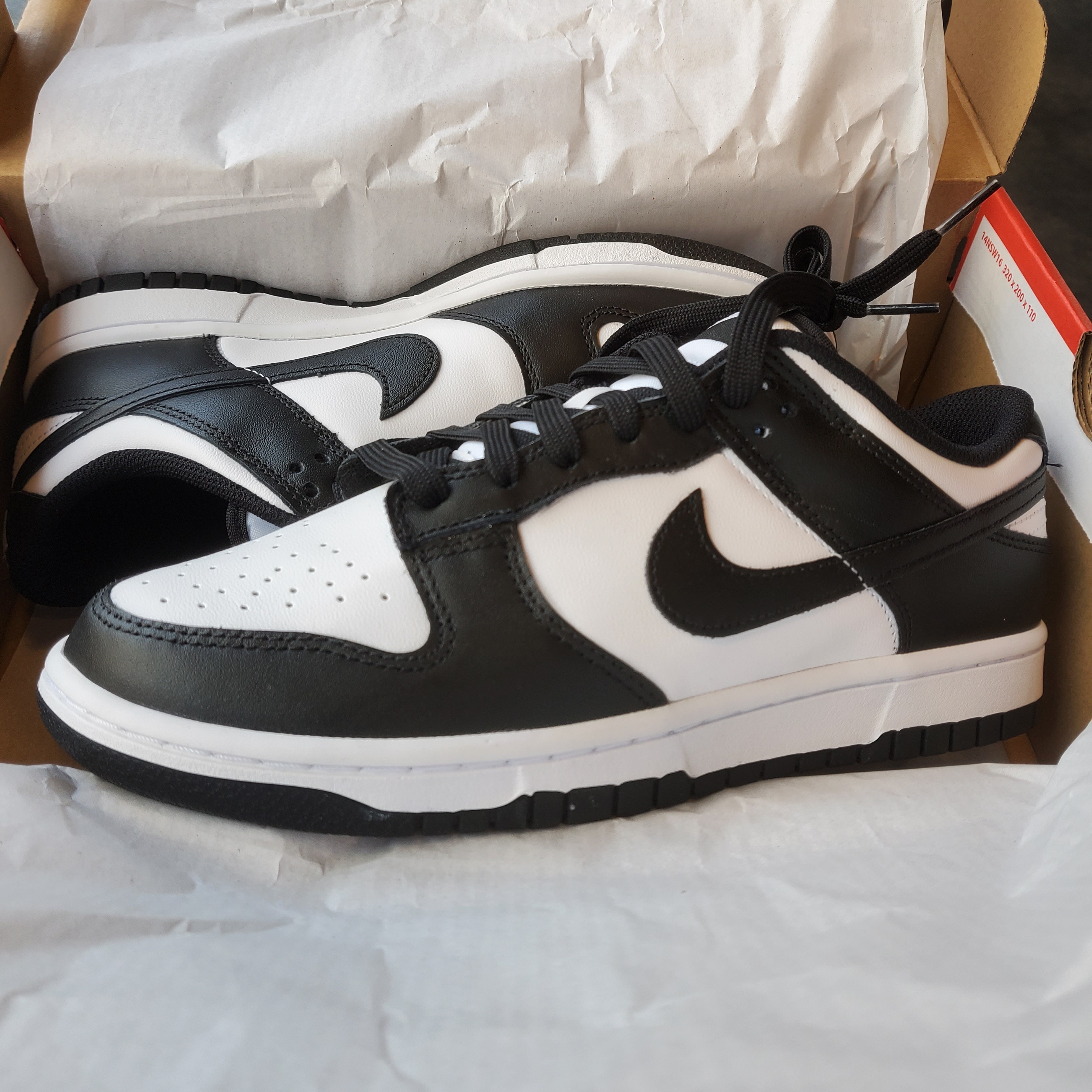 (W) Nike Dunk Low Black 착용 스타일 - 3
