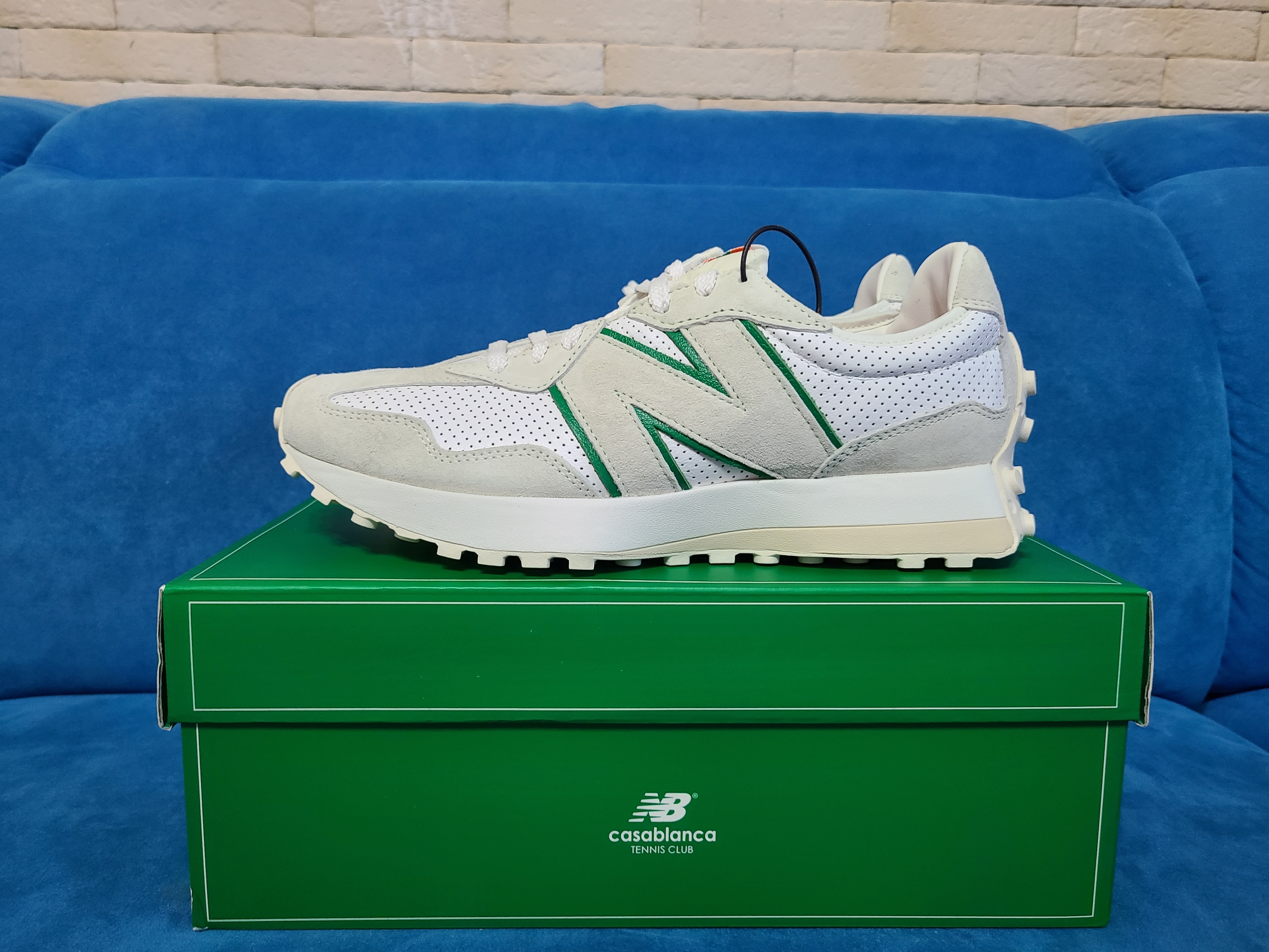 New Balance x Casablanca 327 Idealist Off White Green 착용 스타일 - 1