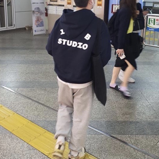 IAB Studio Hoodie Navy - 21SS, Nike x Travis Scott Air Max 270 React Cactus Trails 착용 스타일