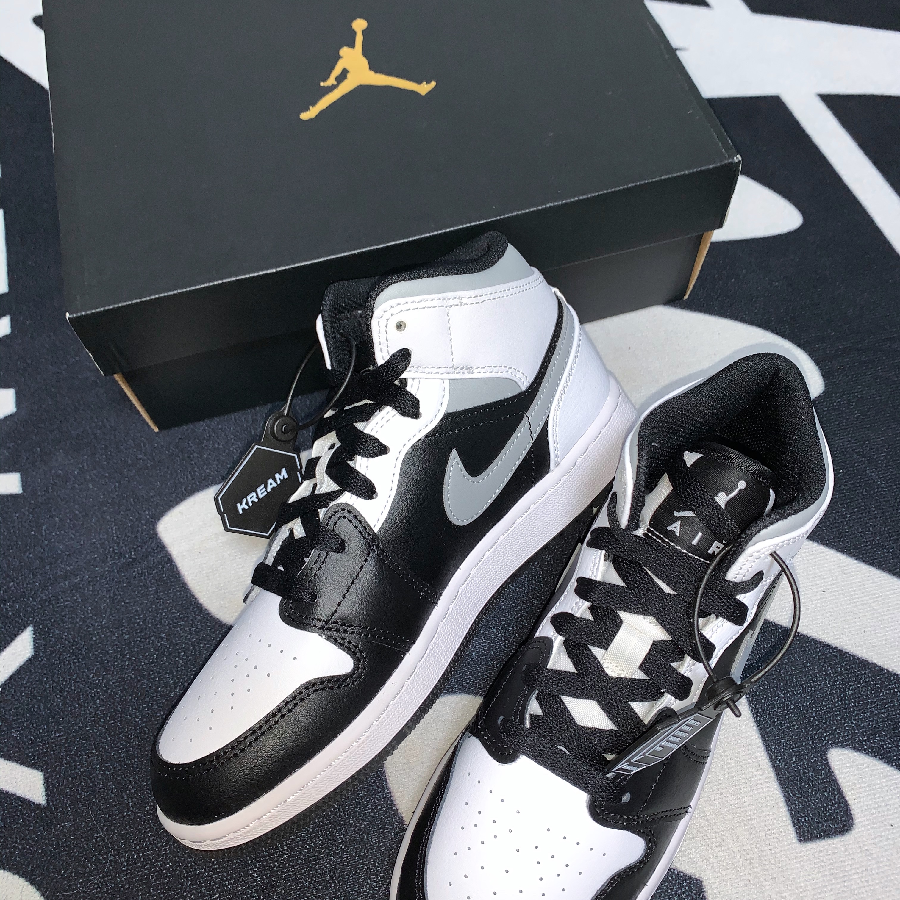 (GS) Jordan 1 Mid White Shadow 착용 스타일