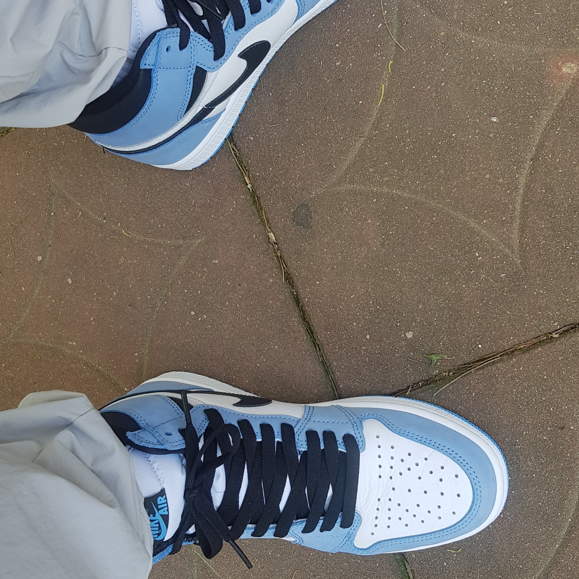 Jordan 1 Retro High OG University Blue, Nike x Stussy WT T-Shirt White - US/EU 착용 스타일 - 3