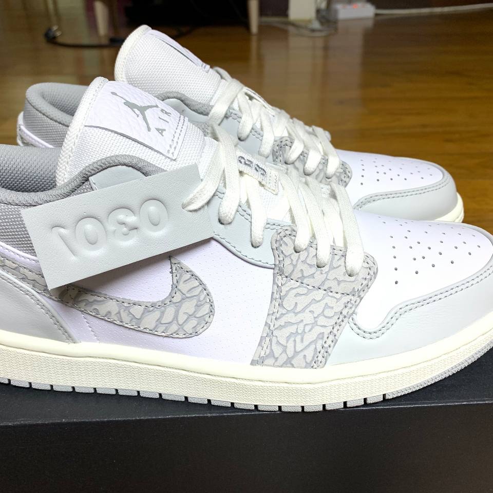Jordan 1 Low PRM Elephant Print 착용 스타일 - 3