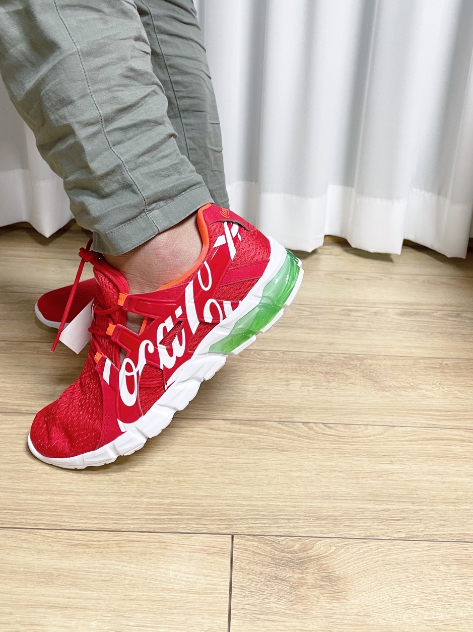 Asics x Coca-Cola Gel-Quantum 90 Tokyo Red 착용 스타일 - 1