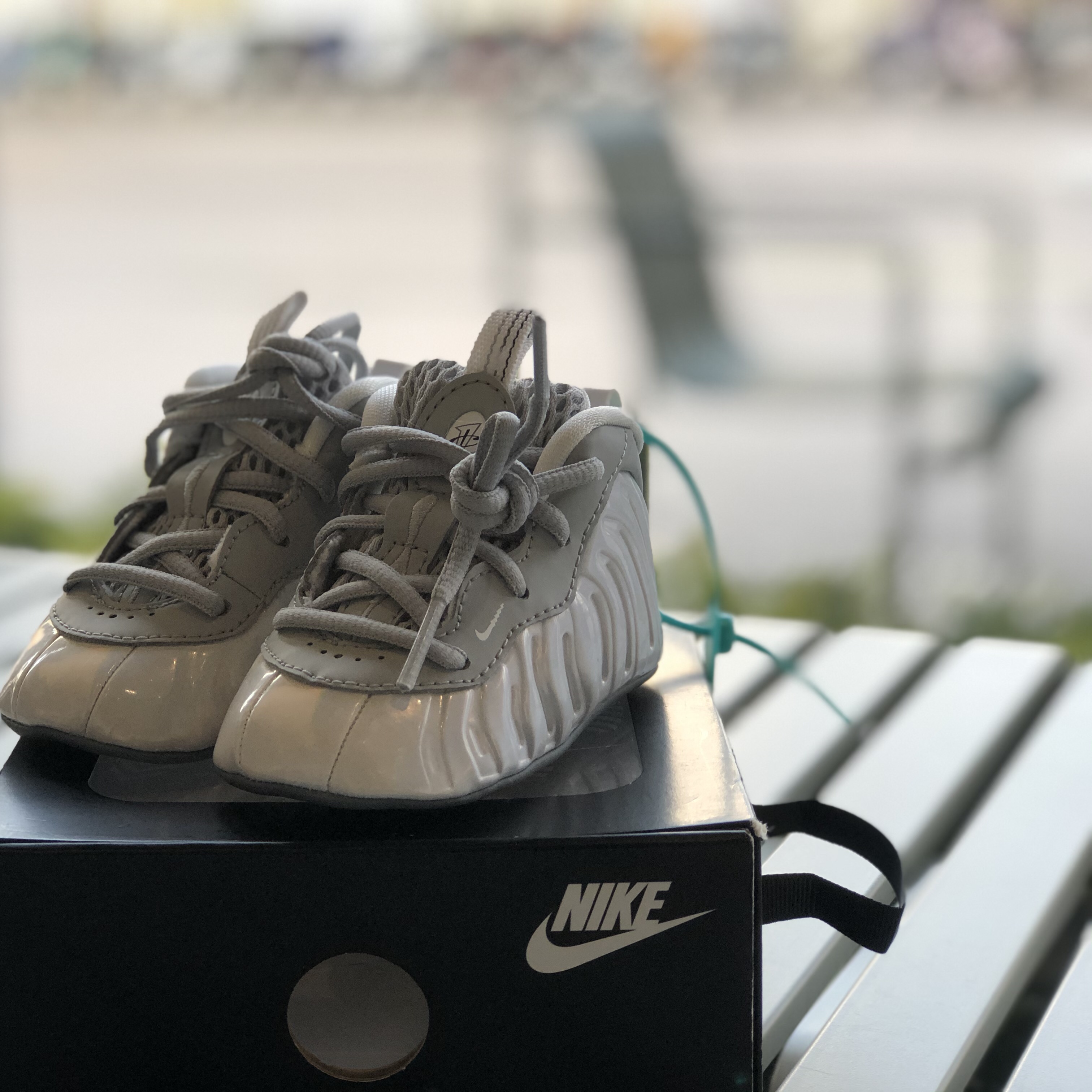 Nike x Travis Scott SB Dunk Low, Nike Air Foamposite One Abalone μ°©μ© μ€νμΌ - 3