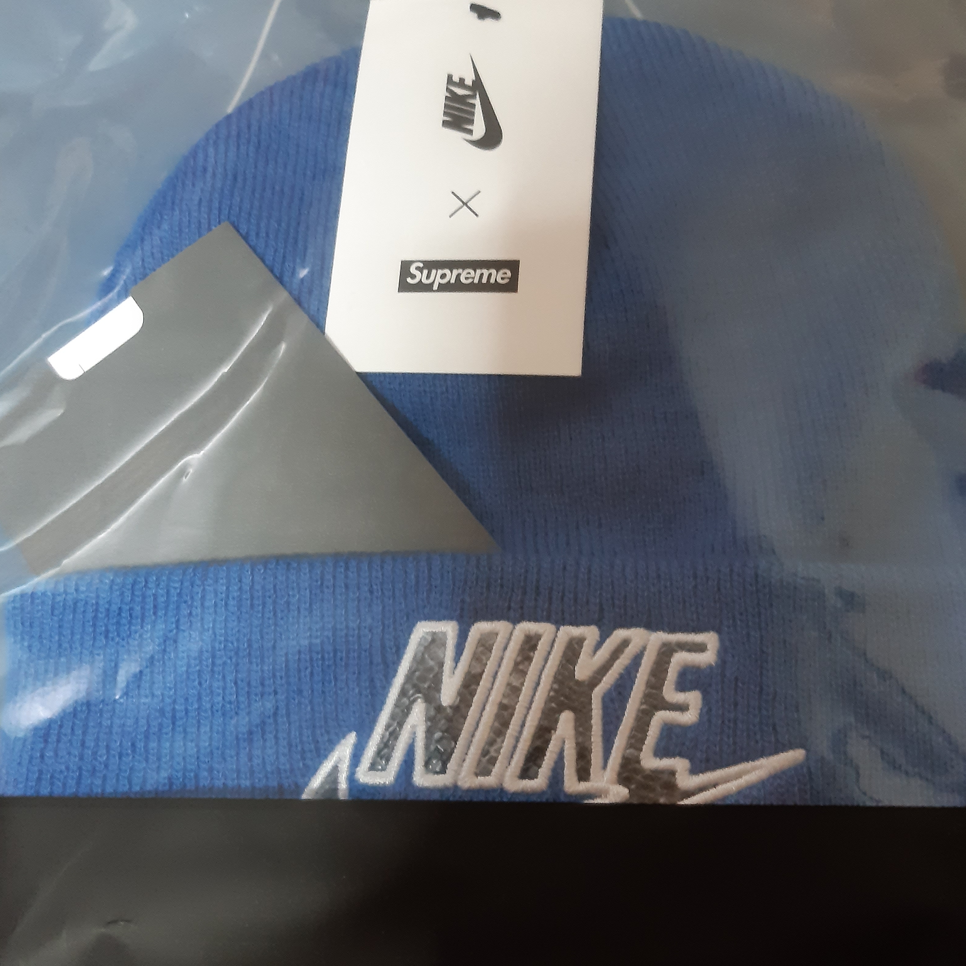Supreme x Nike Snakeskin Beanie Blue - 21SS 착용 스타일