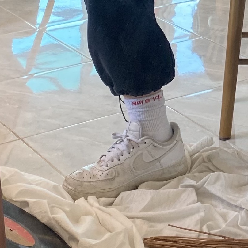 Supreme Hanes Crew Socks White (4 Pack), Nike Air Force 1 '07 Low White 착용 스타일