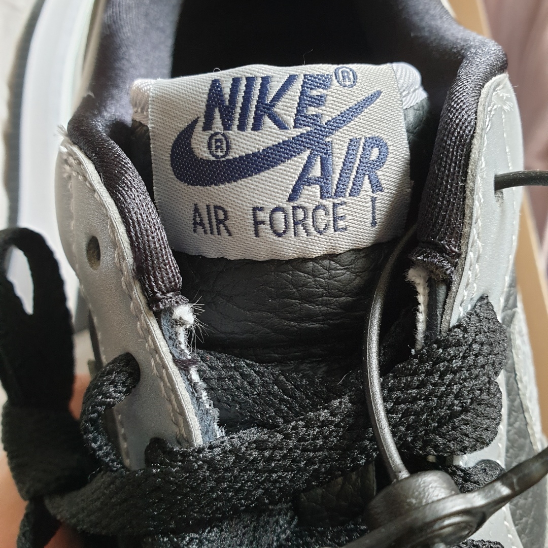 Nike Air Force 1 B Silver Snake 착용 스타일 - 4