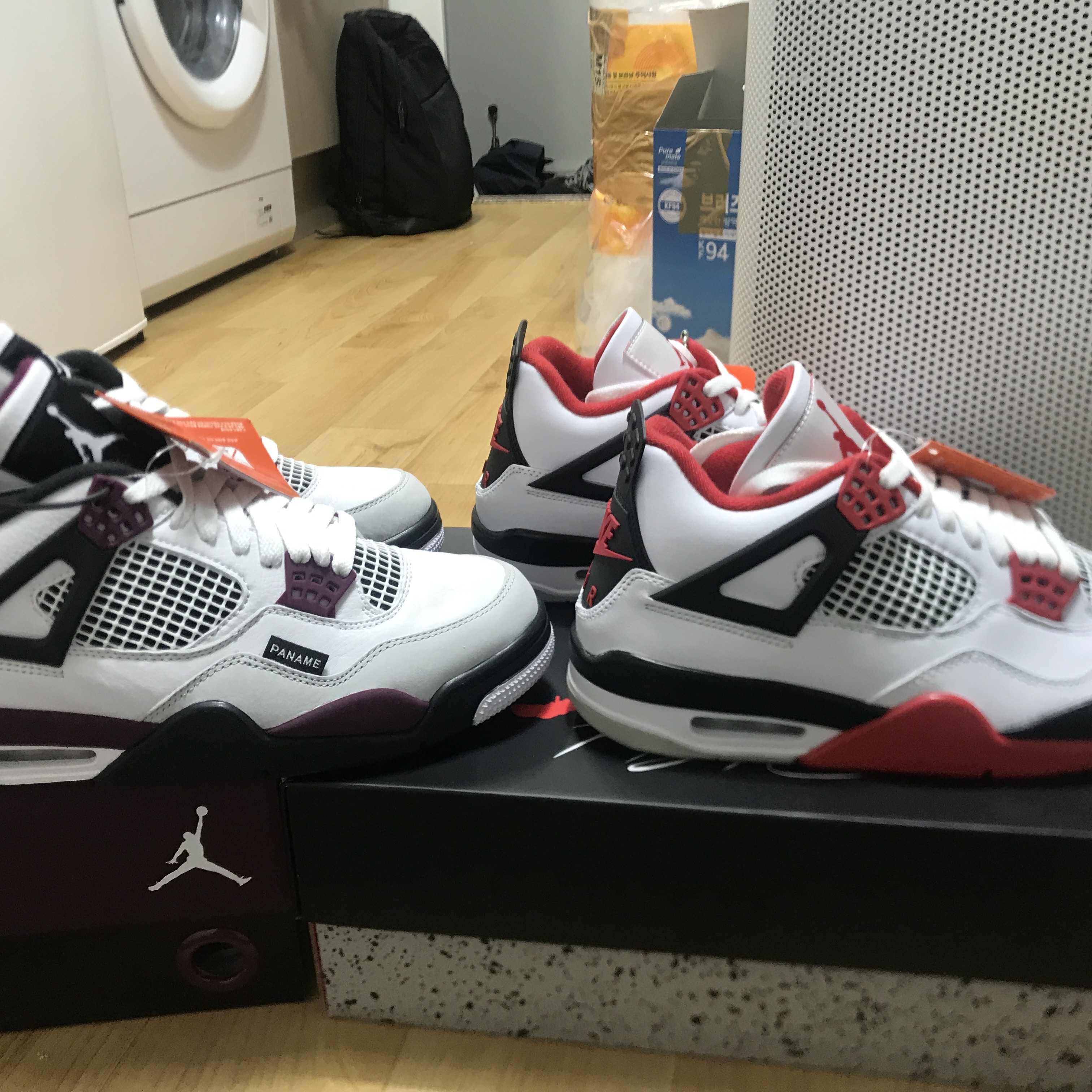 Jordan 4 Retro OG Fire Red 2020, Jordan 4 x Paris Saint-Germain Retro Neutral Grey Bordeaux 착용 스타일 - 4