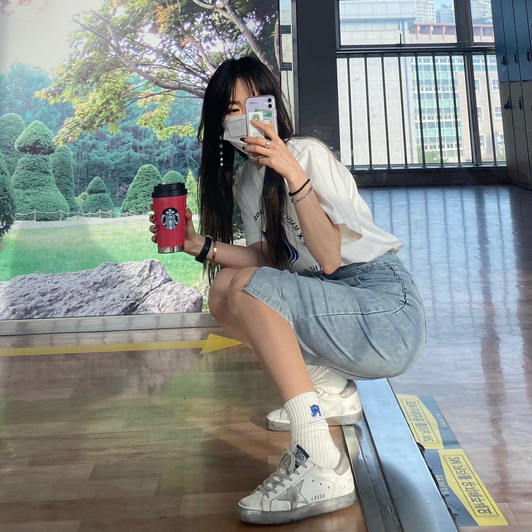 (W) Golden Goose Superstar White Silver Heel Tab Sneakers, Maison Kitsune x Ader Error Triple Fox Head Logo T-Shirt Off White 착용 스타일 - 2