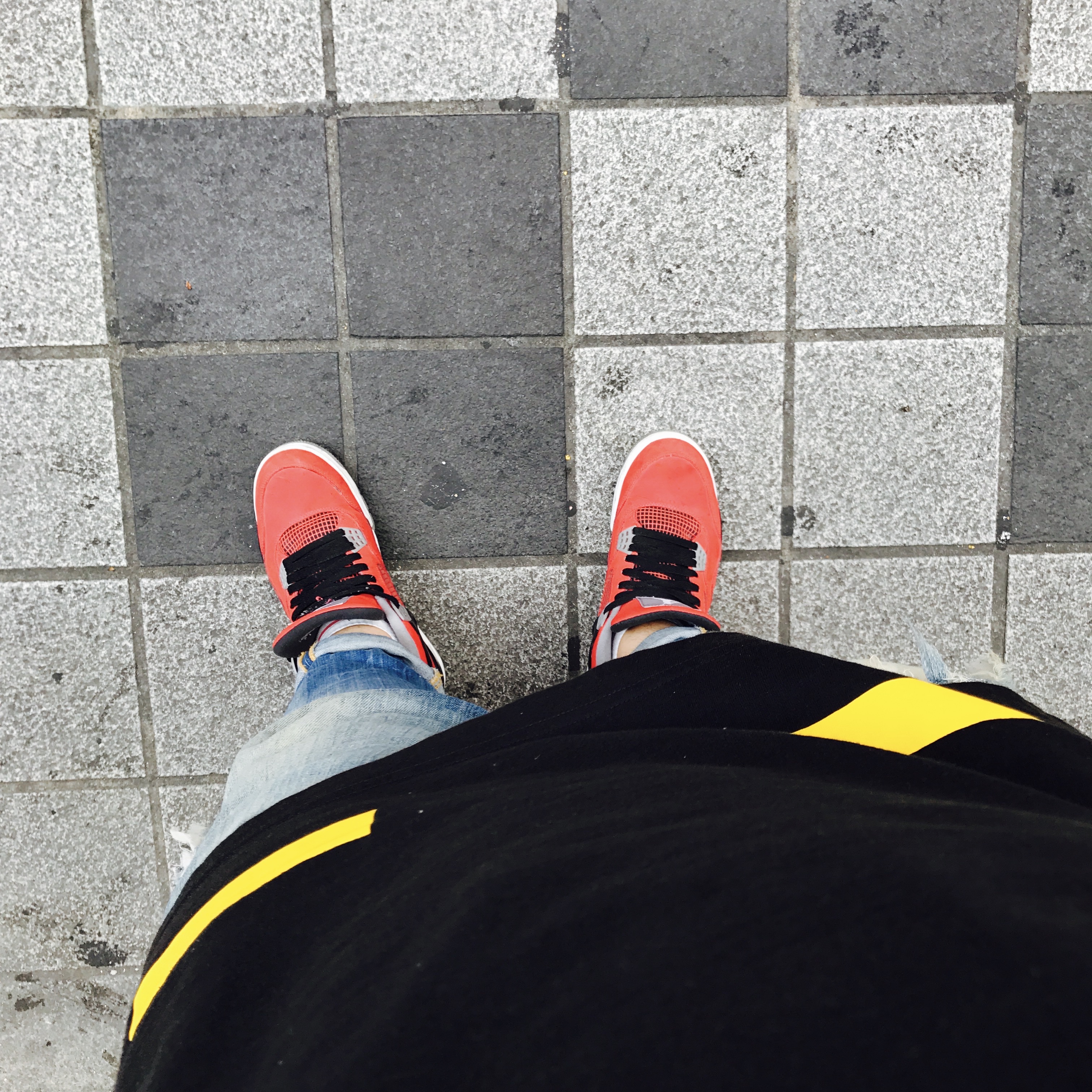Jordan 4 Retro Toro Bravo 착용 스타일